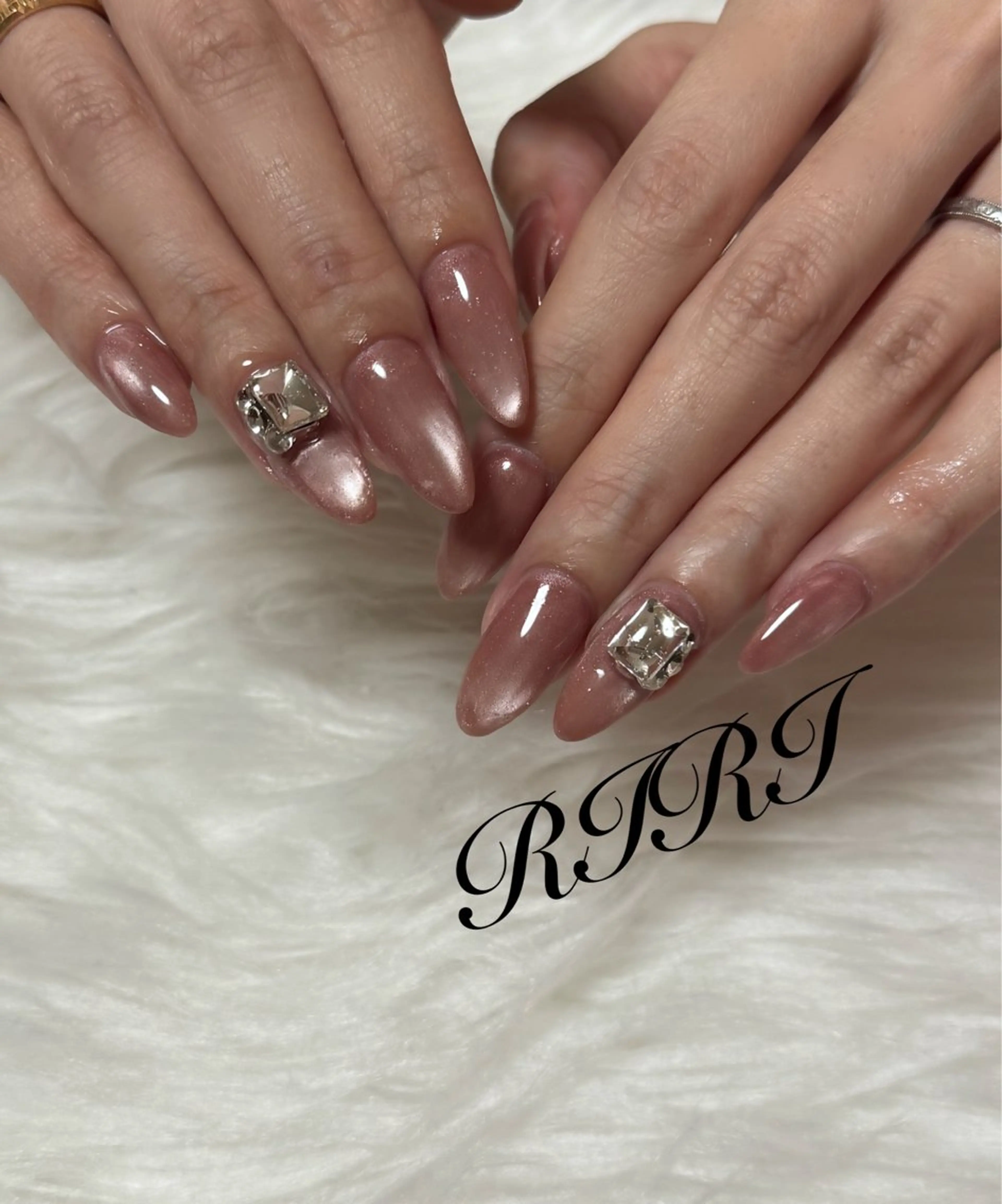 ネイル ジェルネイル キラキラネイル マグネットネイル ショートネイル 春ネイル ハンドネイル riri オーナーのネイルデザイン