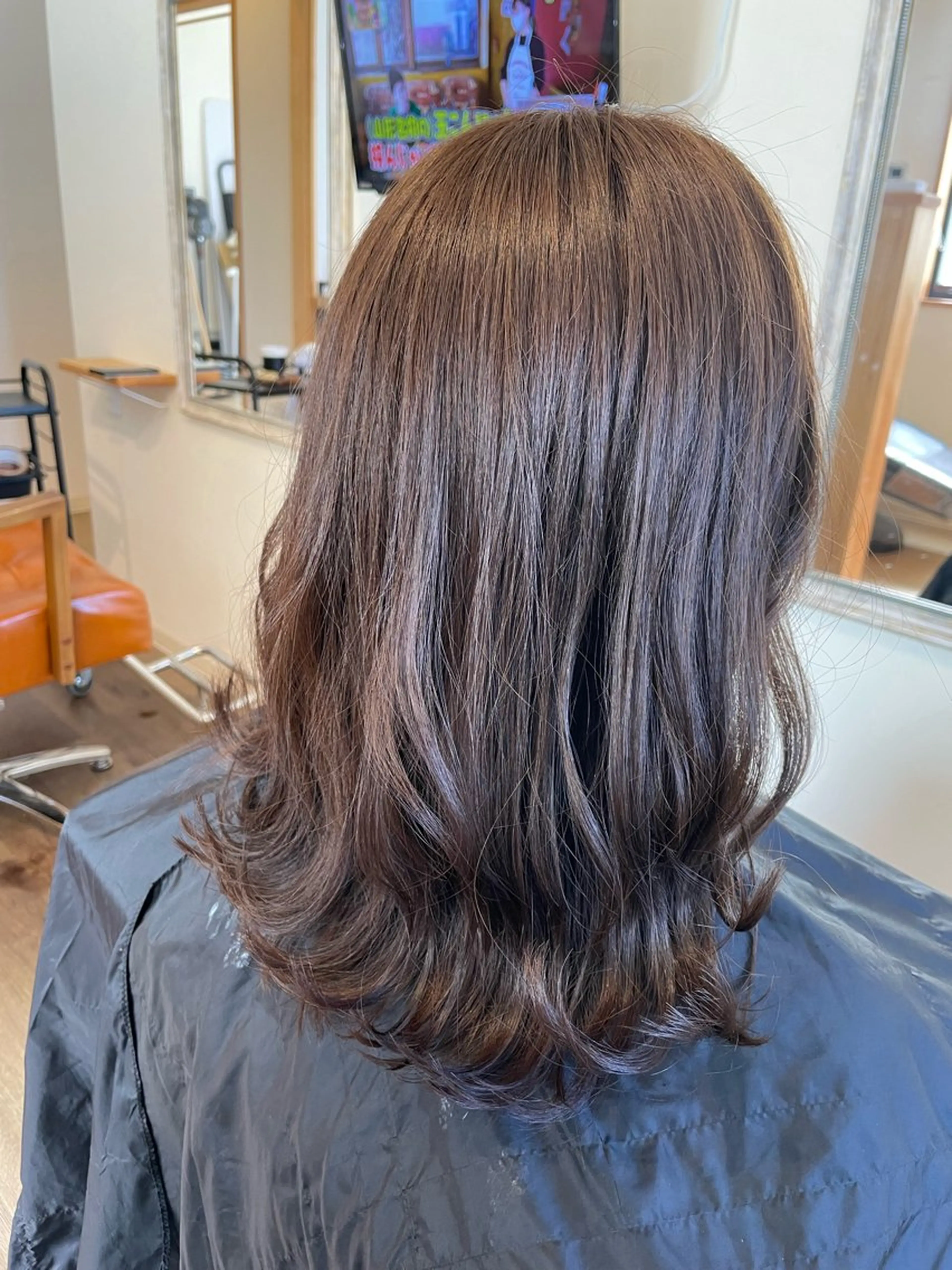 ミディアム ラピスREIKA (女性限定)のヘアスタイル