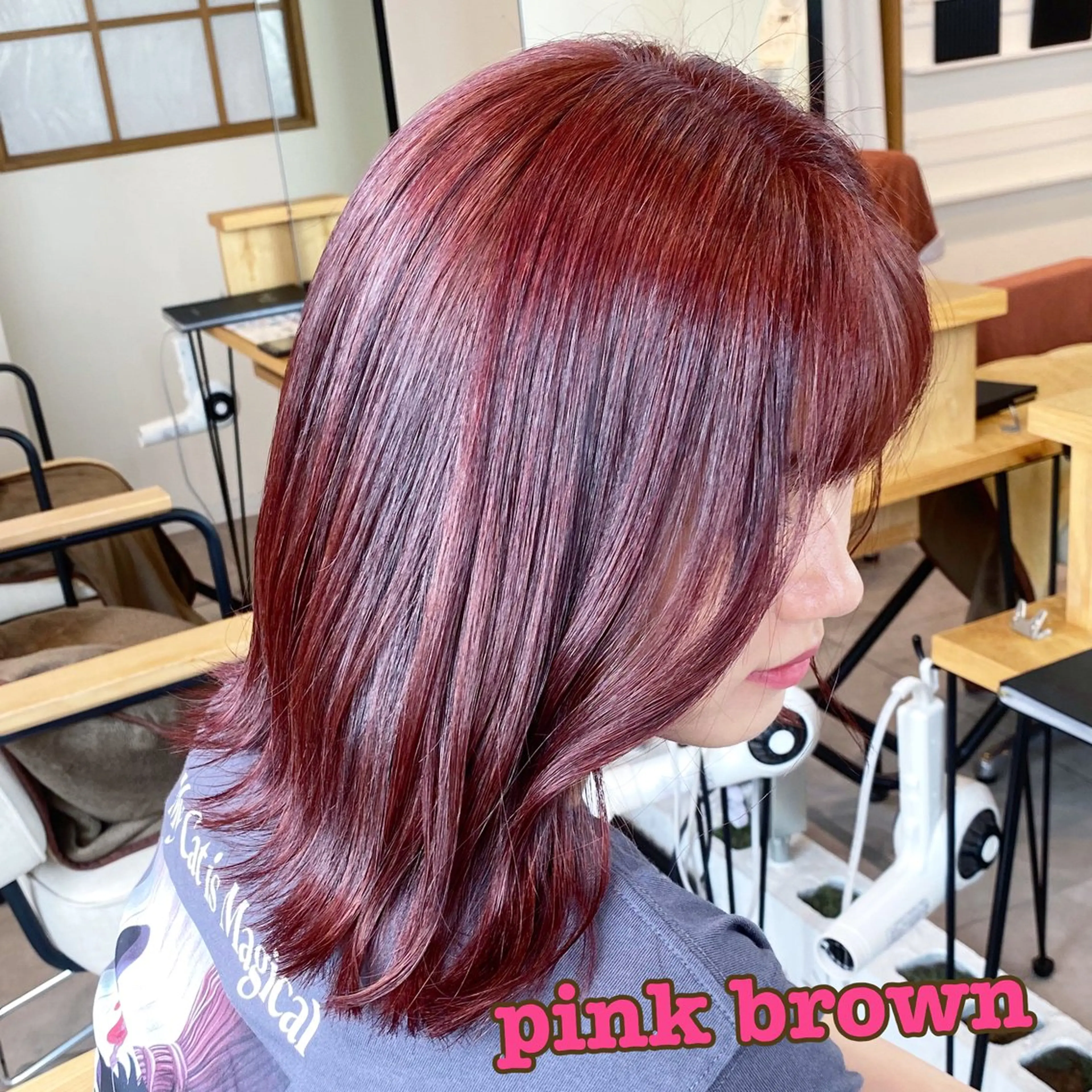 ミディアム カラー ブリーチ ブラウンカラー ダブルカラー ブリーチなしカラー ピンクカラー ヘアカラー トリートメント 南上 野々佳のヘアスタイル