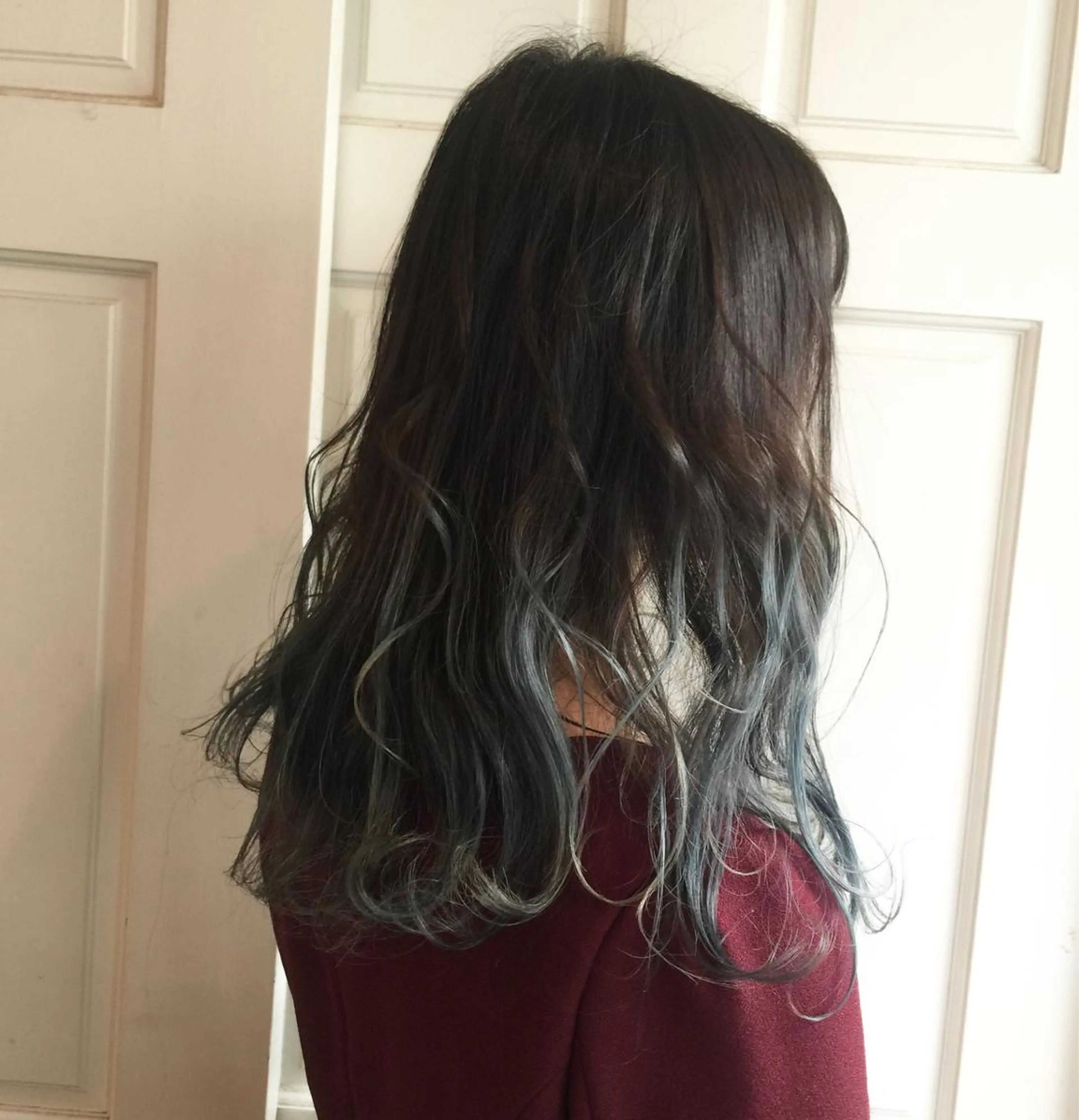 セミロング カラー グラデーションカラー ホワイト&レイヤーカ ットエクステ長畠俊輔のヘアスタイル