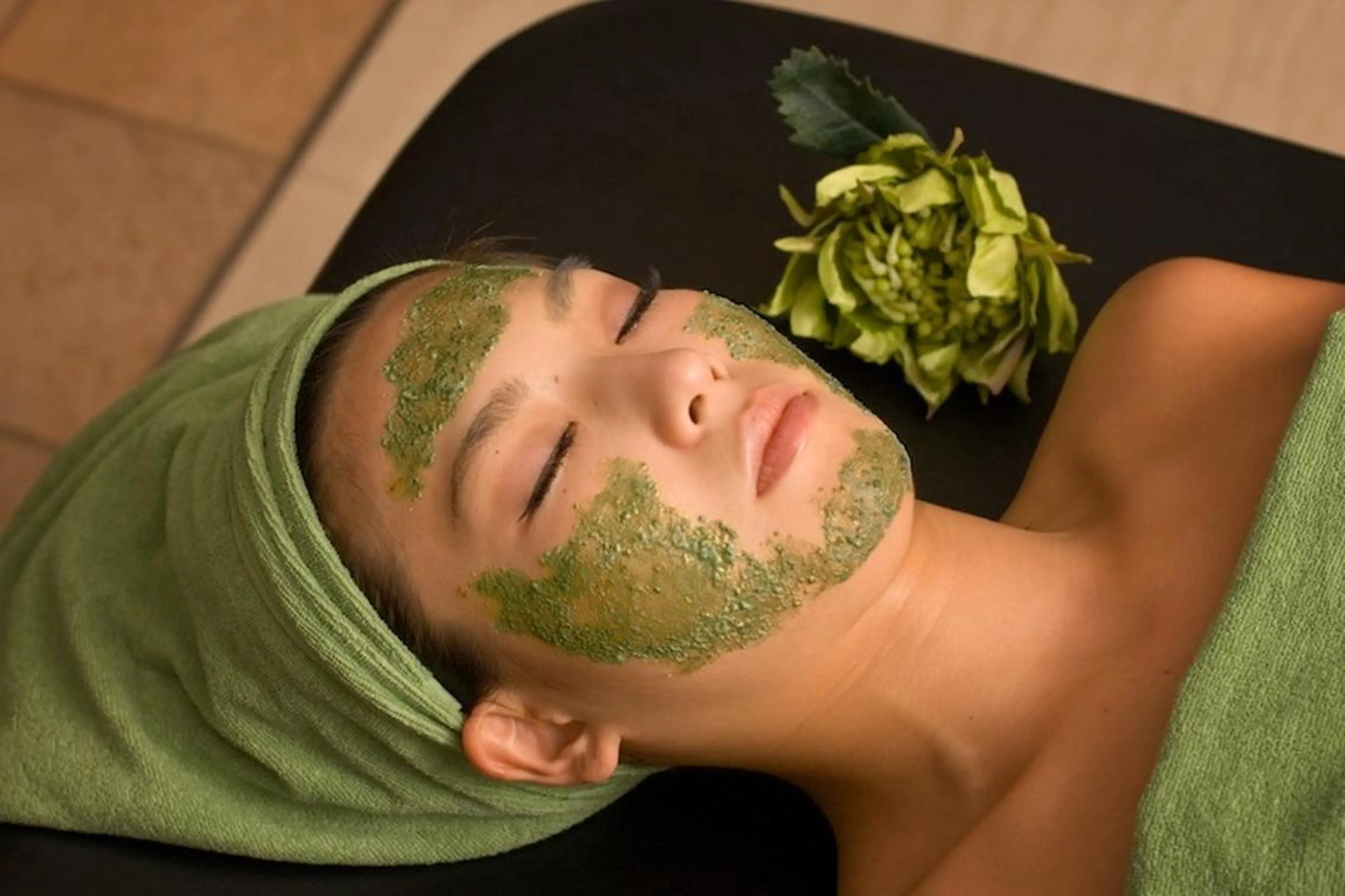 【ニキビ/ニキビ跡/毛穴ケア/ほうれい線/しみ/しわ/肌質改善/背中ニキビ】🌱FCRハーブピーリング90分の写真