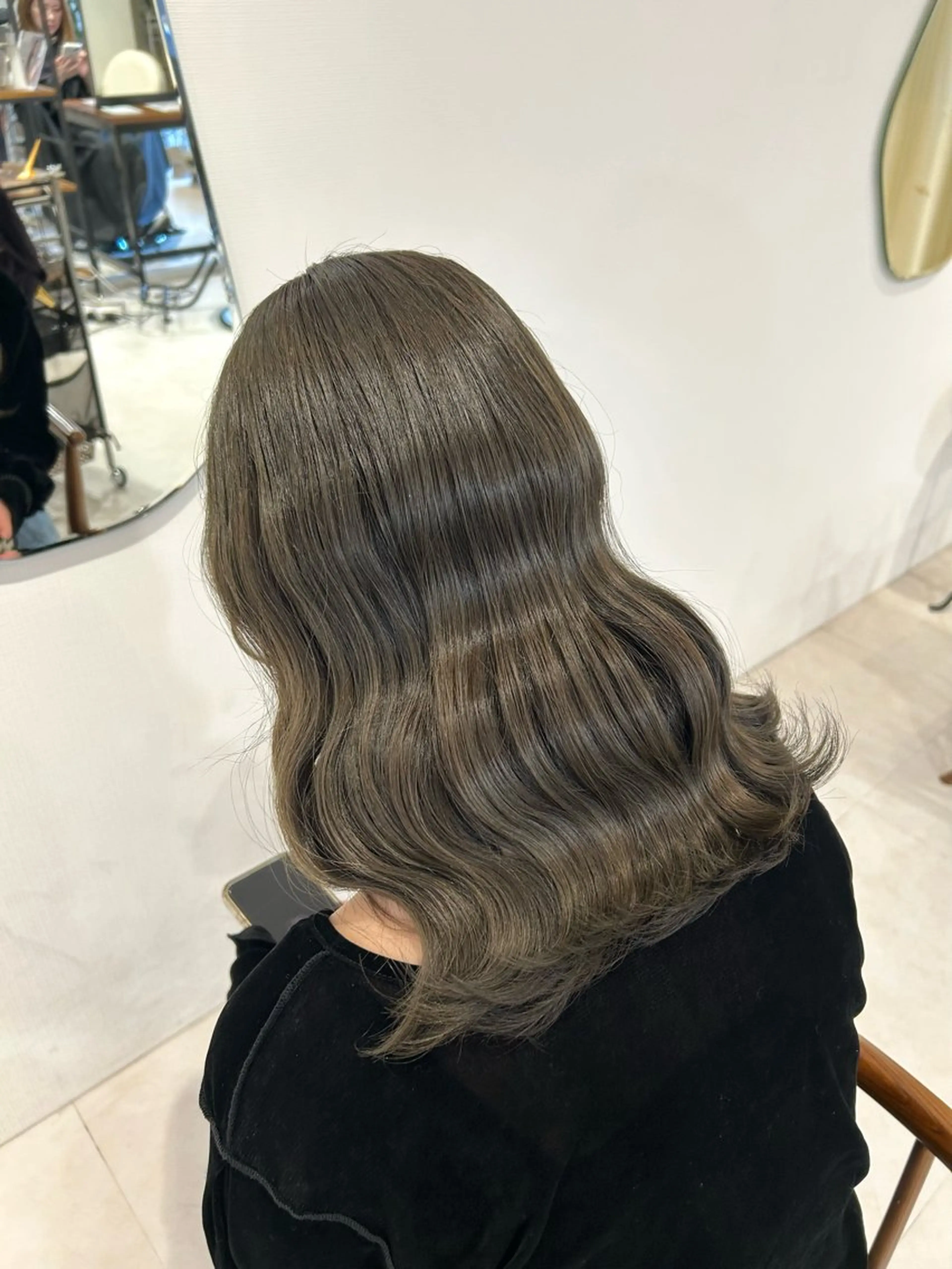 セミロング カラー 透明感カラー グレージュ オリーブグレージュ オリーブグレー ヘアカラー amoretto miinaのヘアスタイル