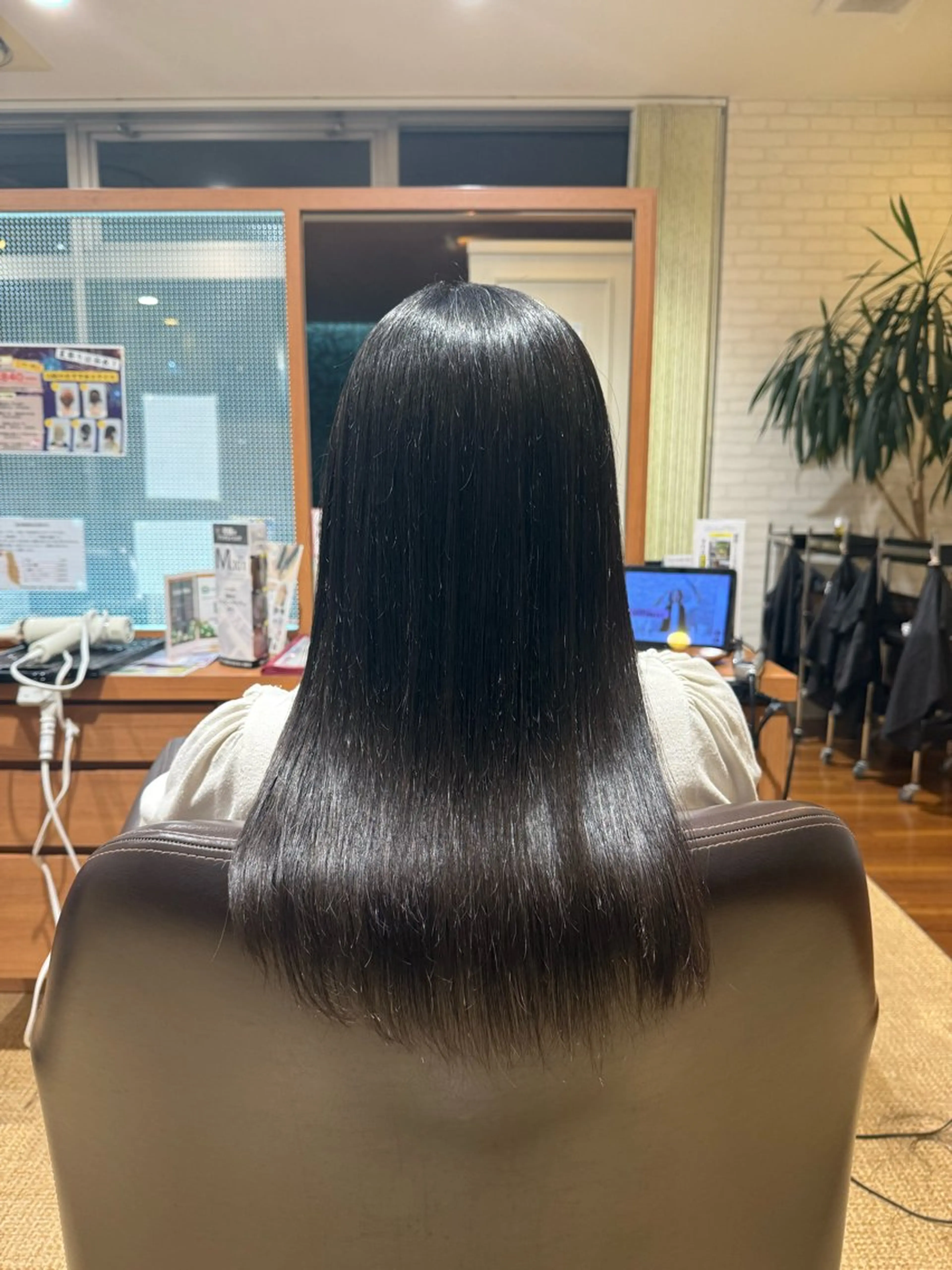 セミロング 縮毛矯正 トリートメント 🍏平山 七菜🏠のヘアスタイル