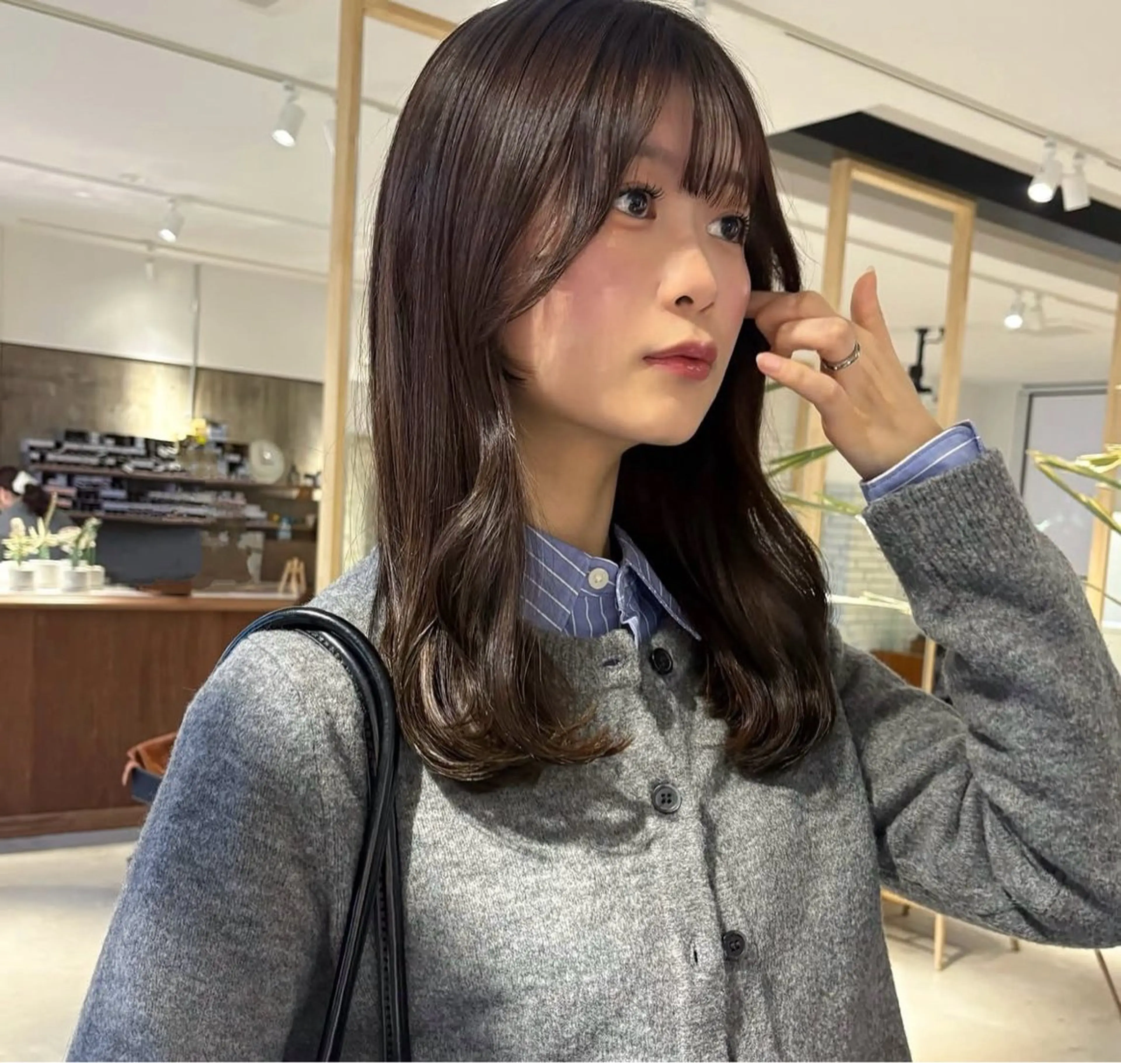 ロング カラー グレージュ ヘアカラー Yui⭐️ 透け感カラーのヘアスタイル