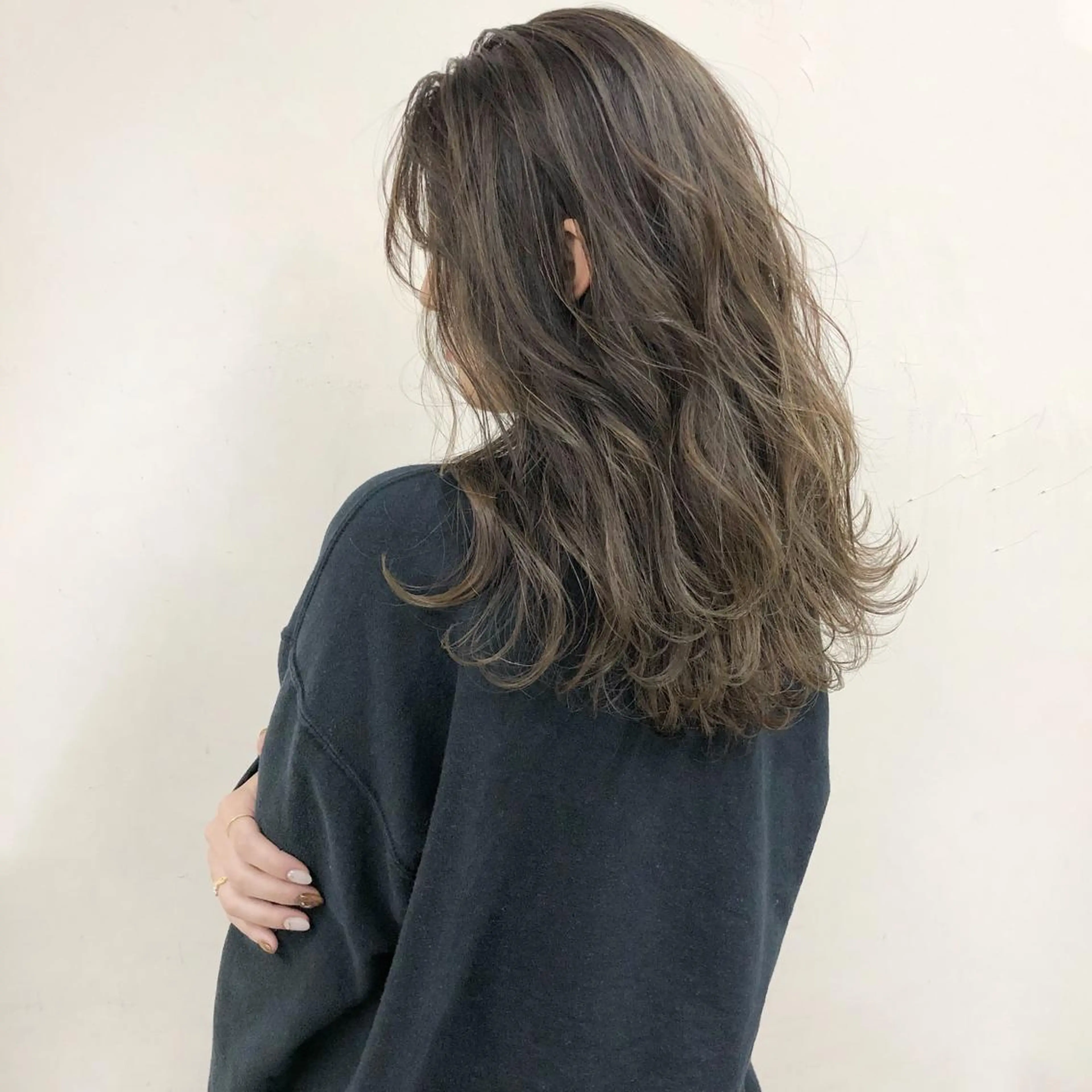 セミロング 顔まわり／髪質改 善／白髪ぼかし／中山のヘアスタイル