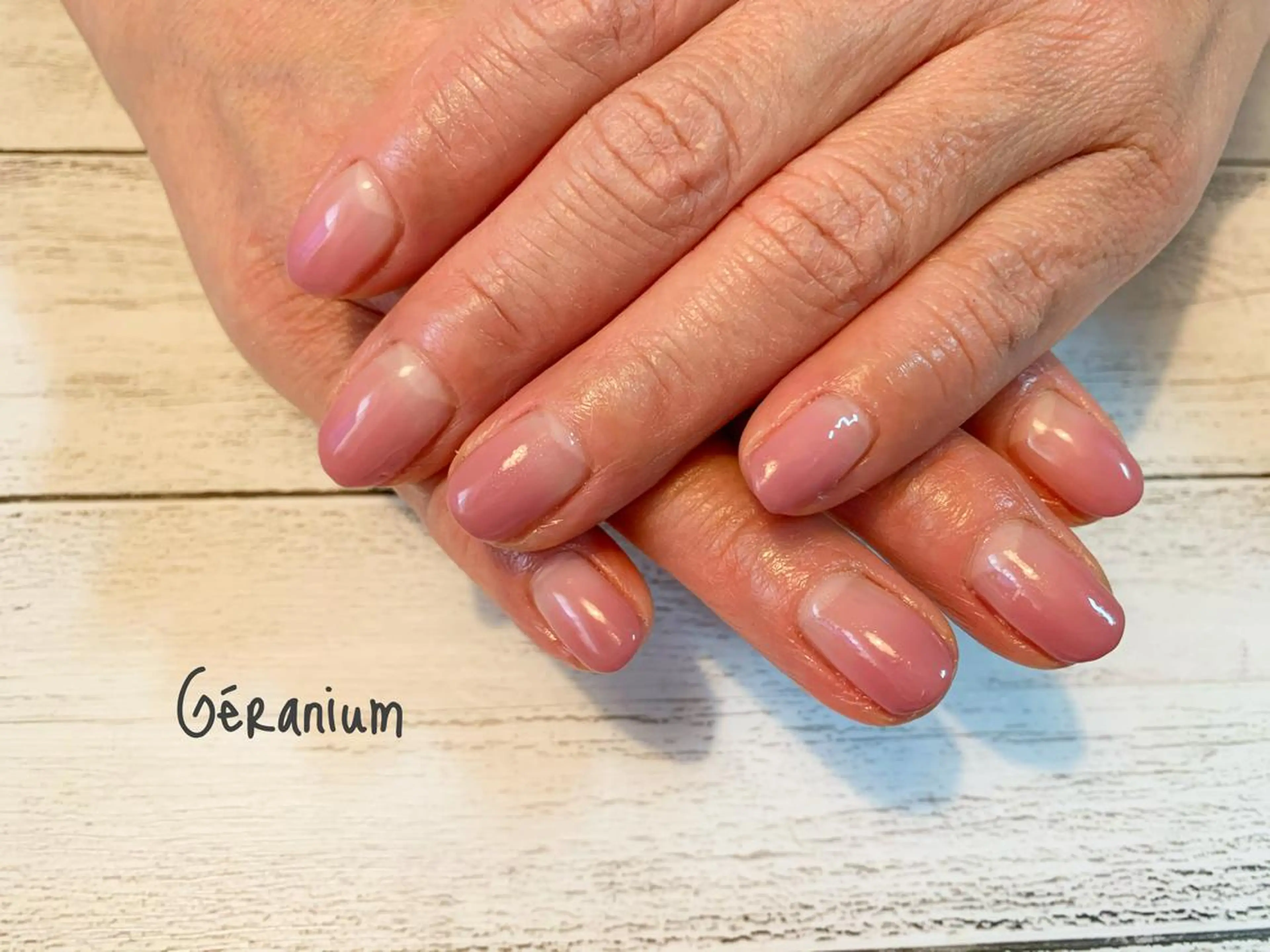 ネイル グラデーション ハンドネイル フットネイル GéRanium Harukaのネイルデザイン