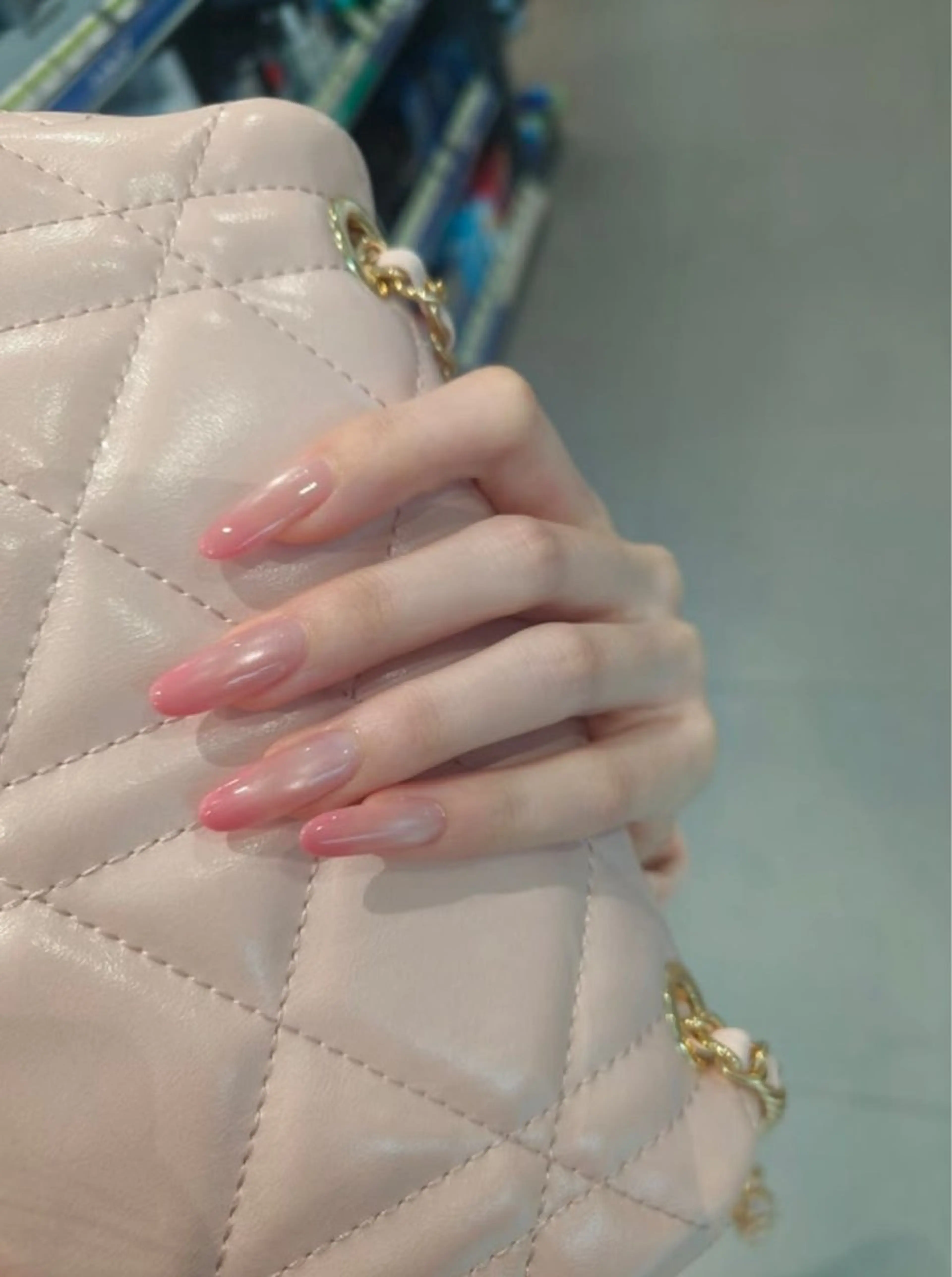 カラー グラデーションカラー ピンクカラー ハンドネイル AIN Nailのネイルデザイン