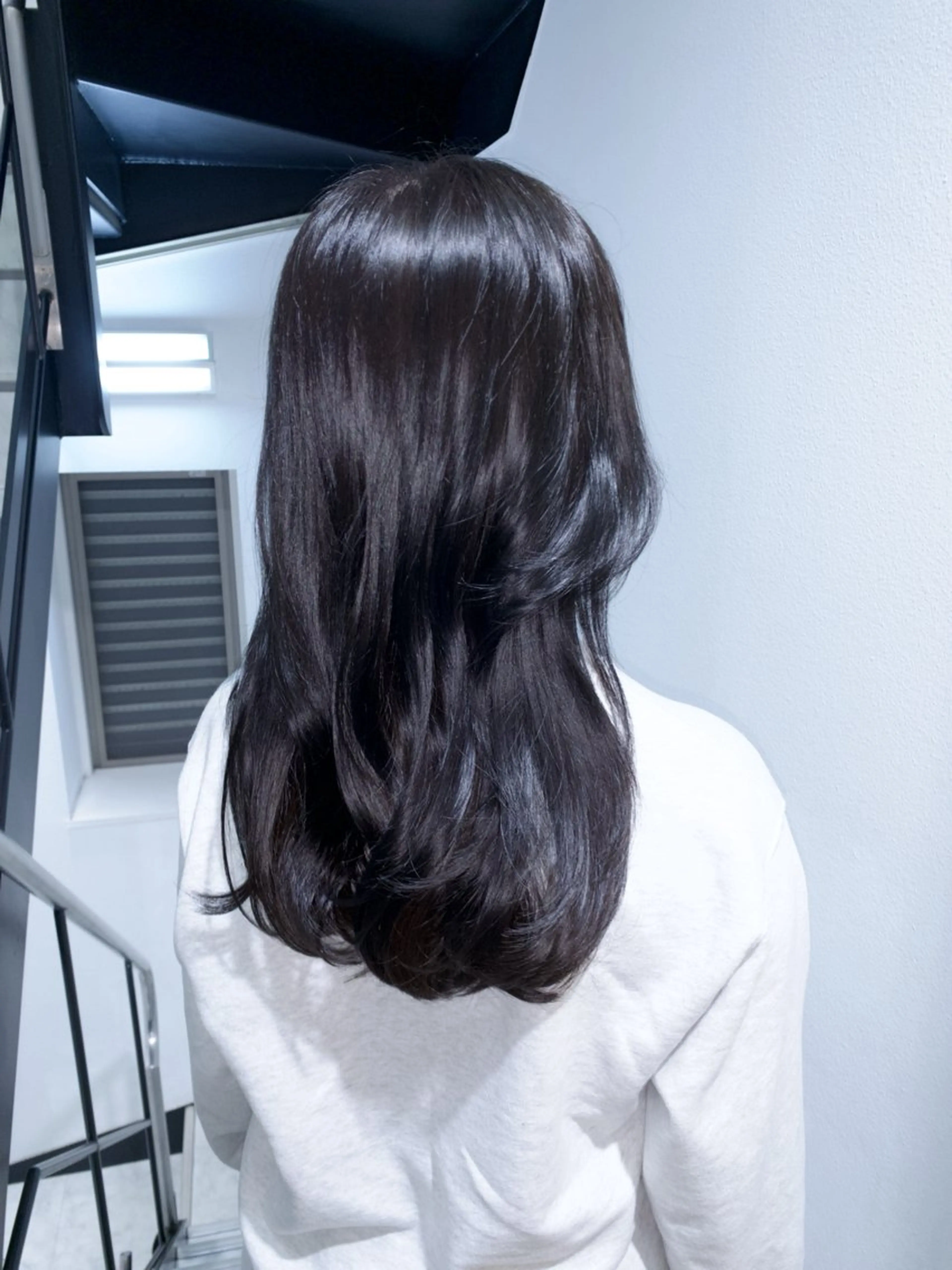 ミディアム カラー yiye shioriのヘアスタイル
