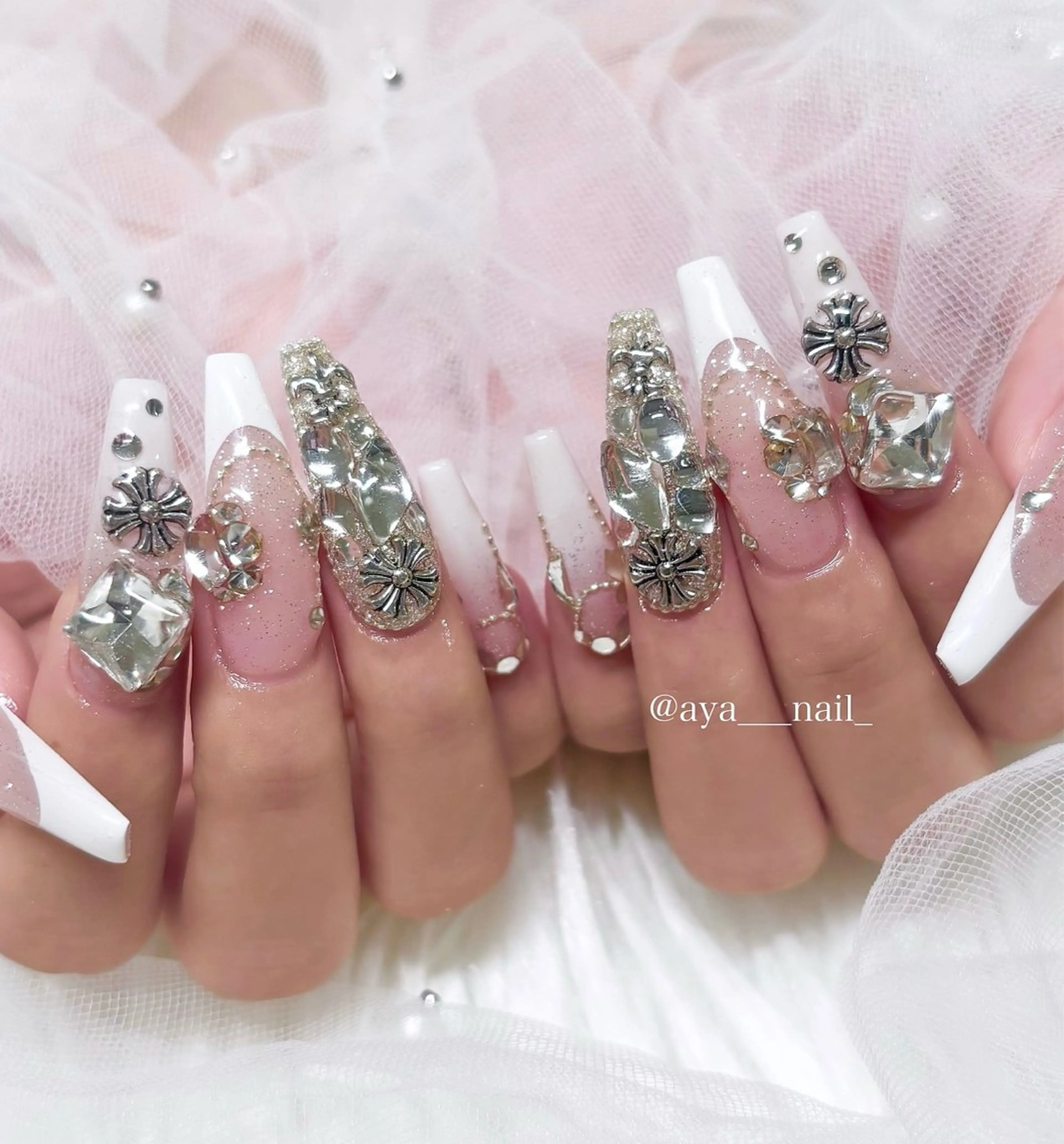 ネイル Roi〈ロワ〉 ayanaのネイルデザイン