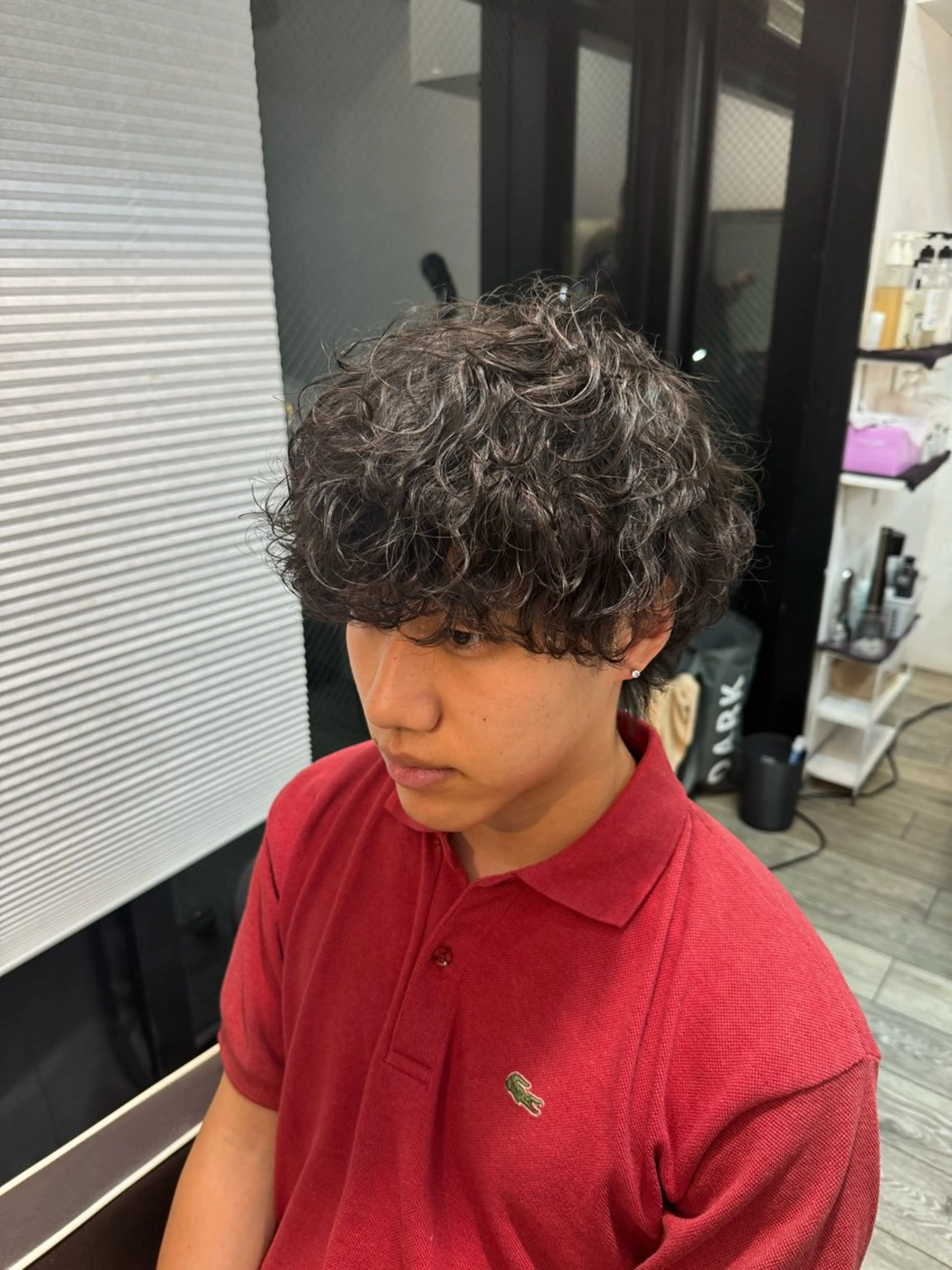 ミディアム パーマ メンズ ミディアムパーマ メンズパーマ 波巻きパーマ フェード/韓国 原宿❤️‍🔥レンのヘアスタイル