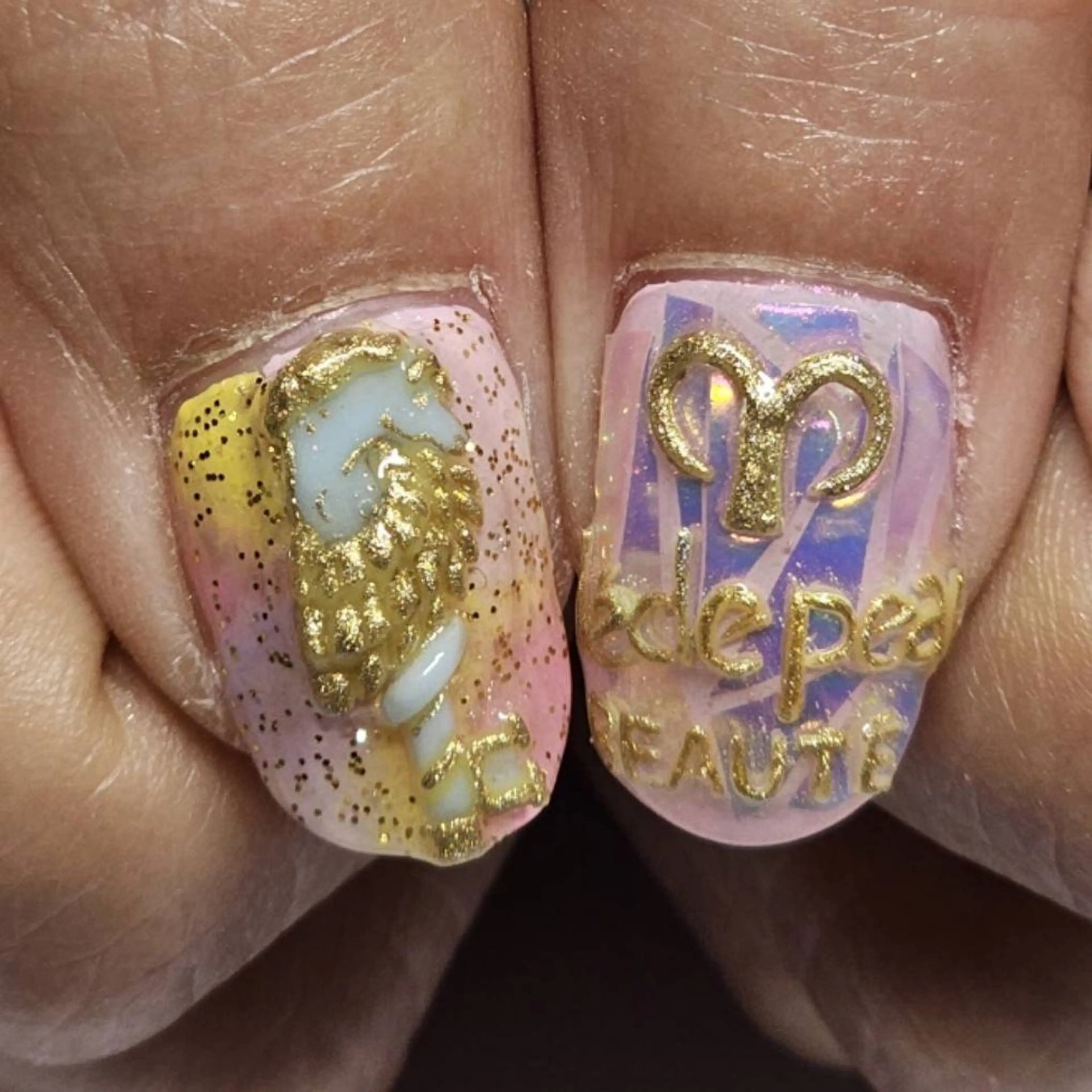 ネイル アートネイル ゴールド ラメ(グリッター) 大理石ネイル(マーブル) パステルネイル ハンドネイル よしだ ひろきのネイルデザイン