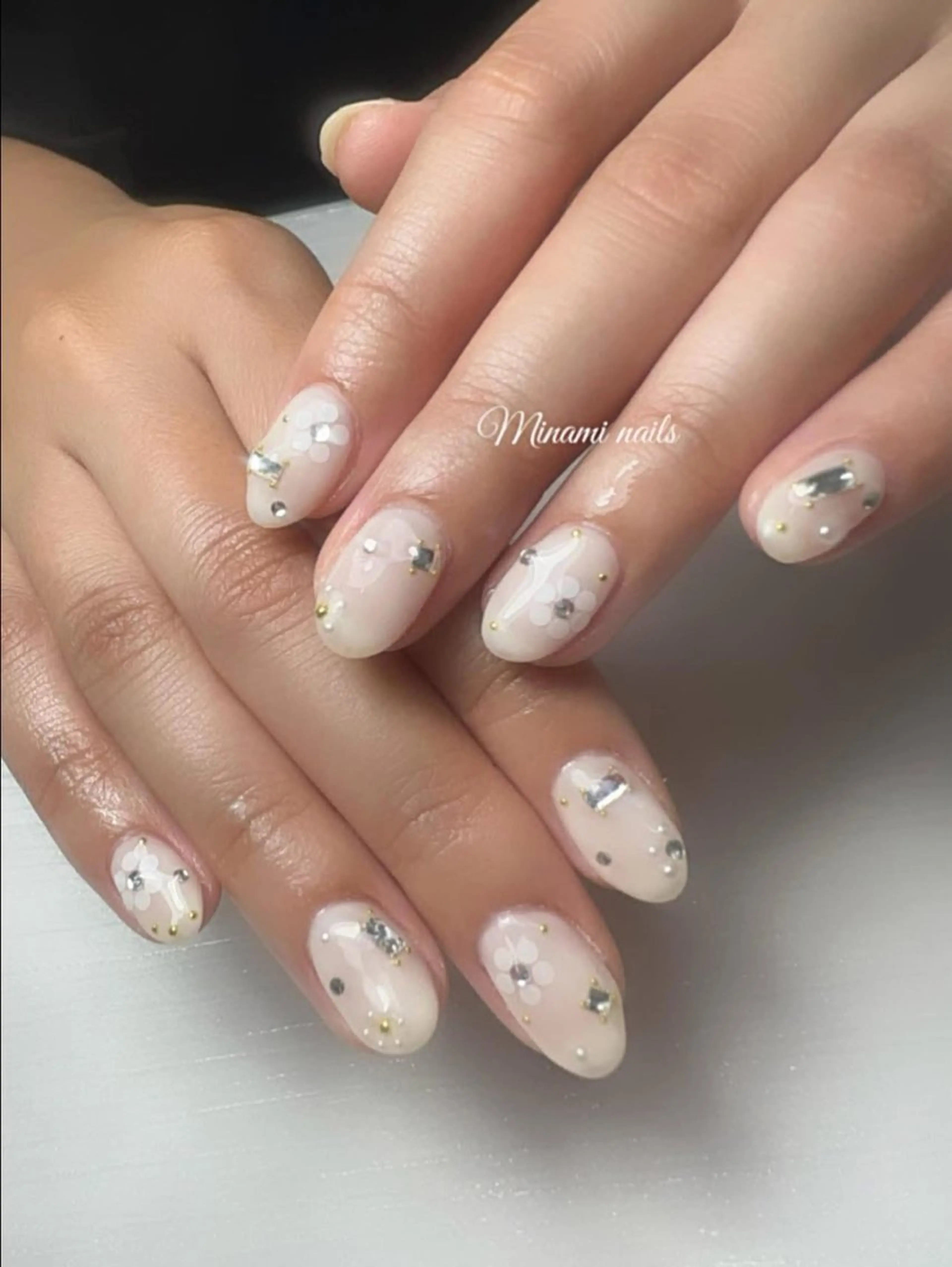 ネイル アートネイル オーロラネイル フラワーネイル ガーリー キラキラネイル ハンドネイル Minami Nailsのネイルデザイン
