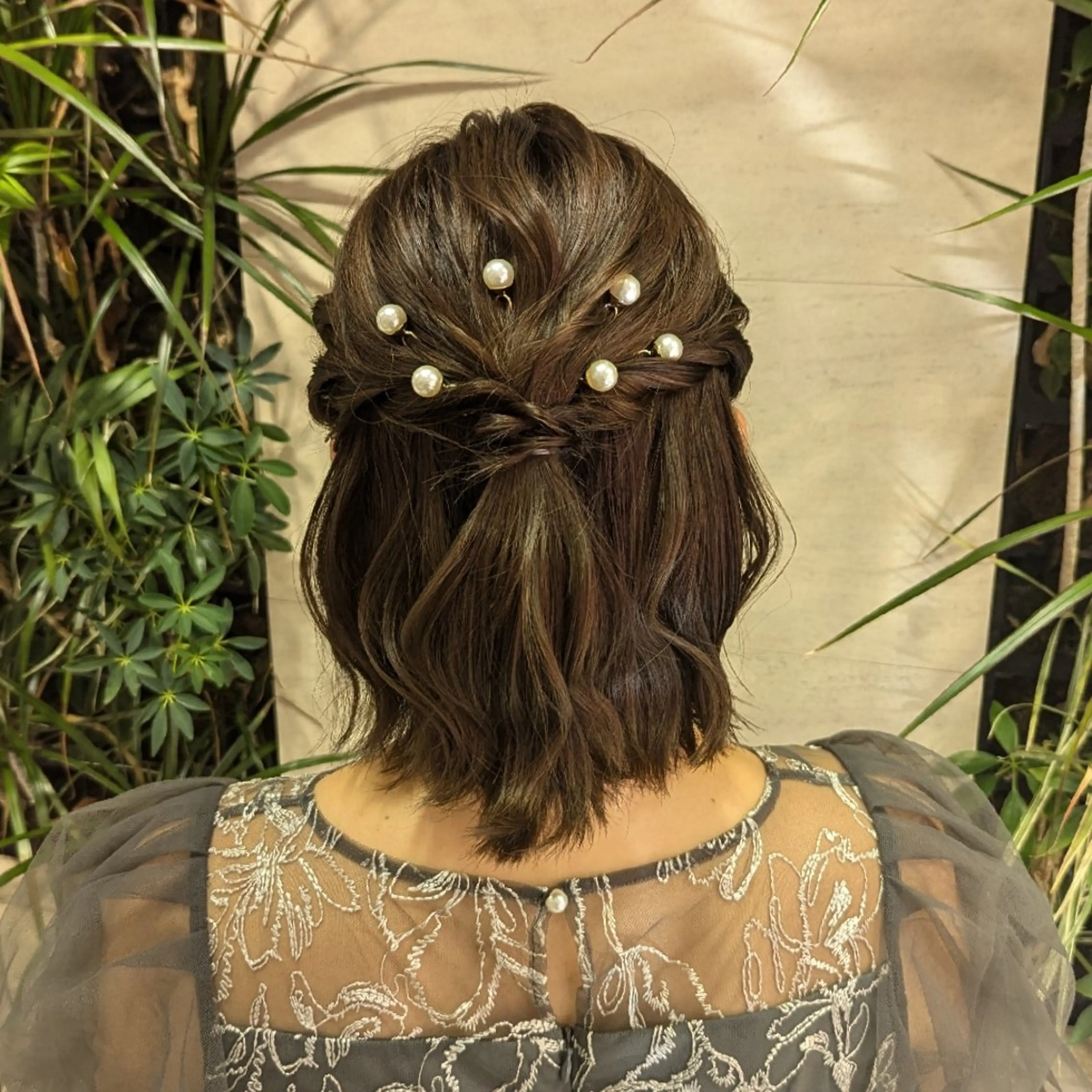 ショート ヘアセット 顔周りカット/お呼ば れヘア/レイヤーのヘアスタイル