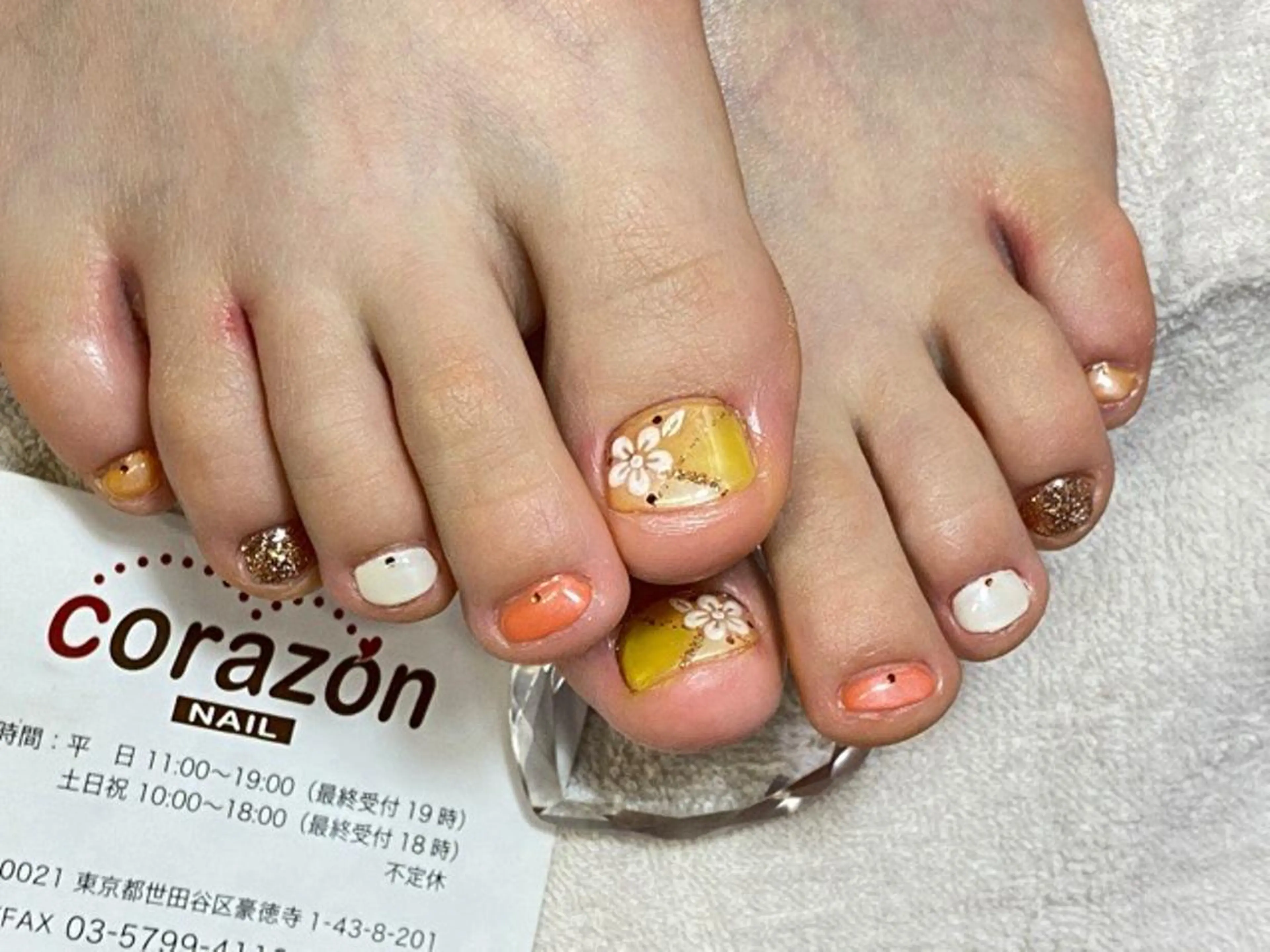 ネイル ブラウン フラワーネイル フットネイル ホログラムネイル ラメ(グリッター) ネイリスト aicoのネイルデザイン