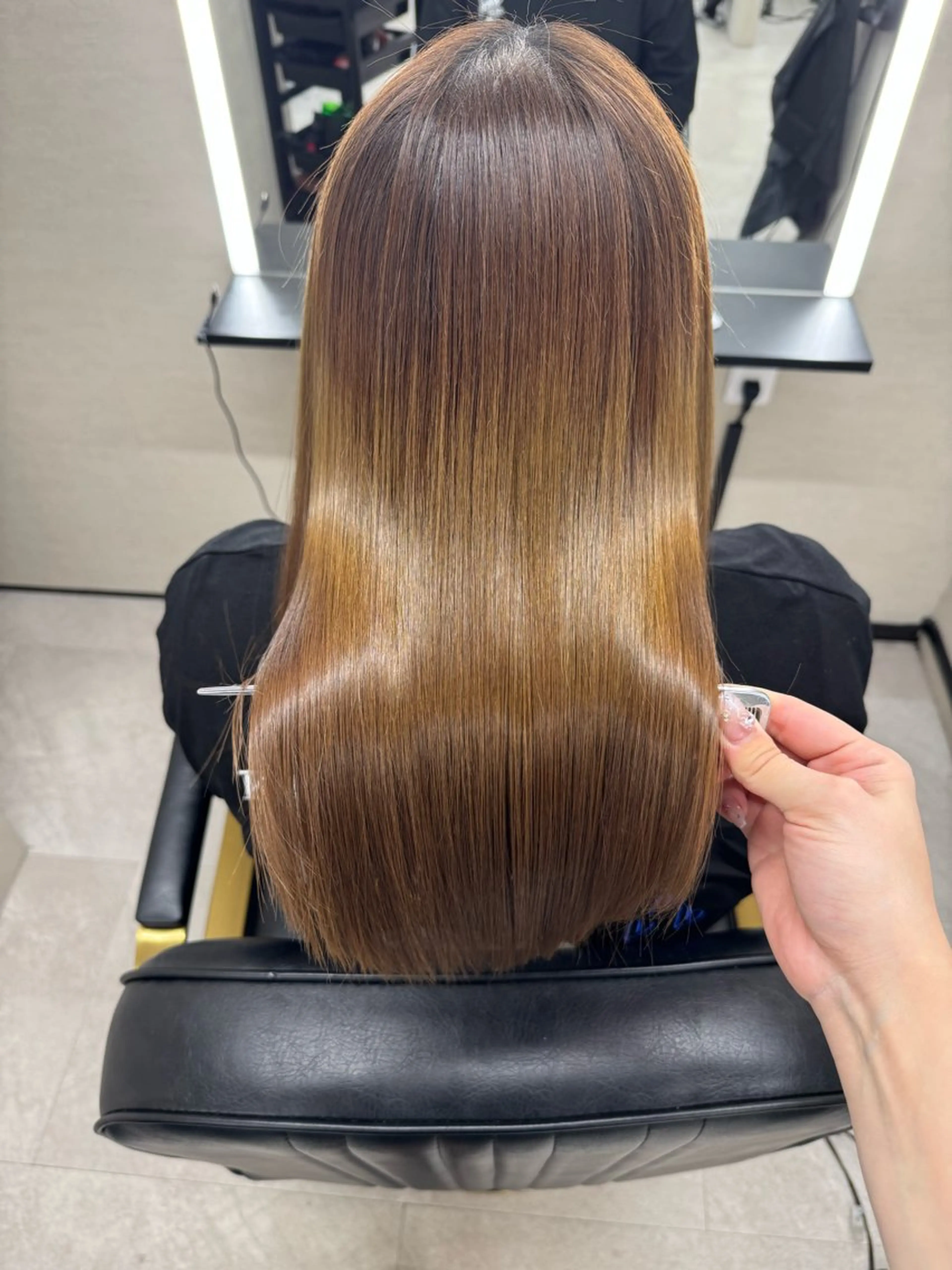 セミロング ヘアカラー 髪質改善サロン 南船場　みおのヘアスタイル