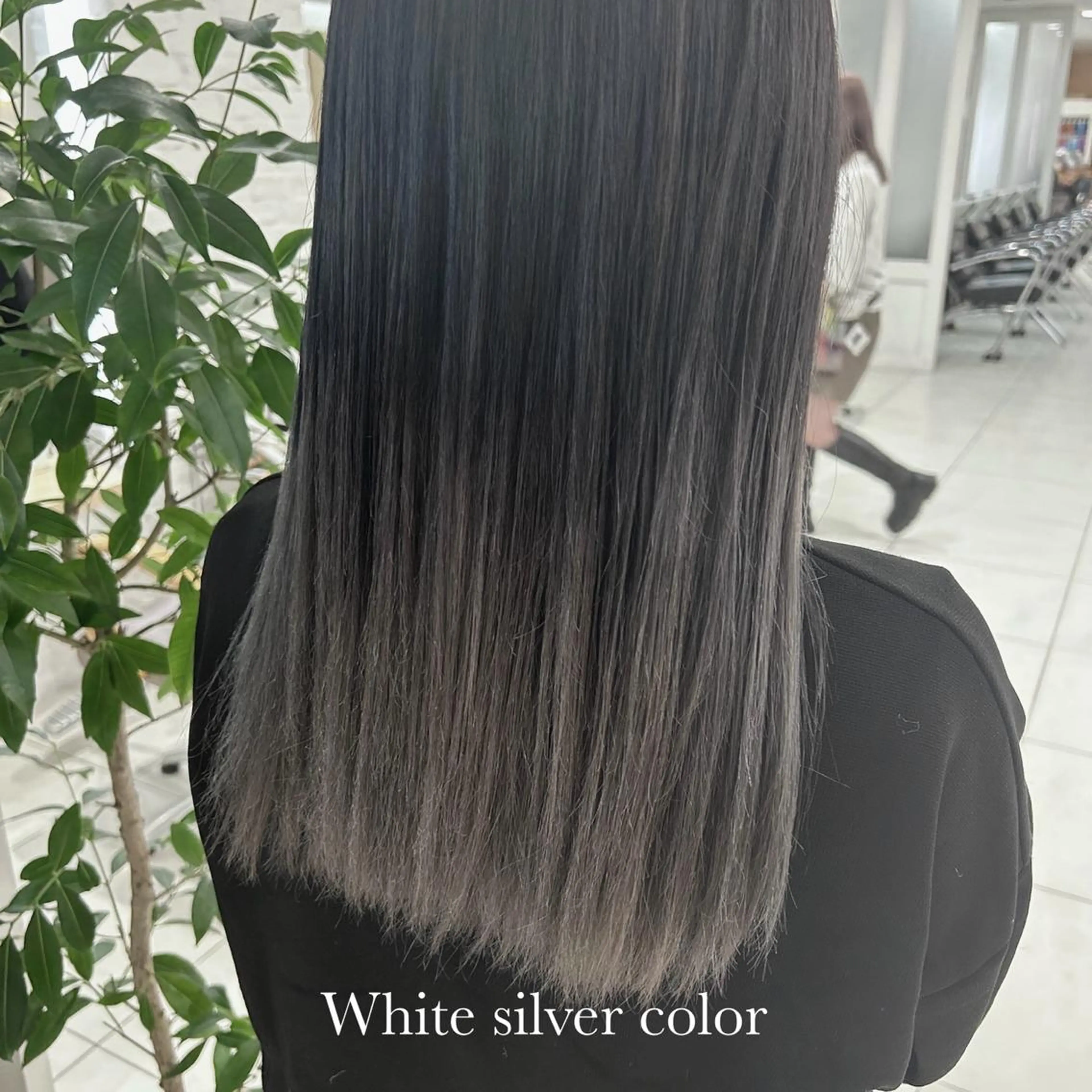 カラー ヘアカラー Ida Akaneのヘアスタイル