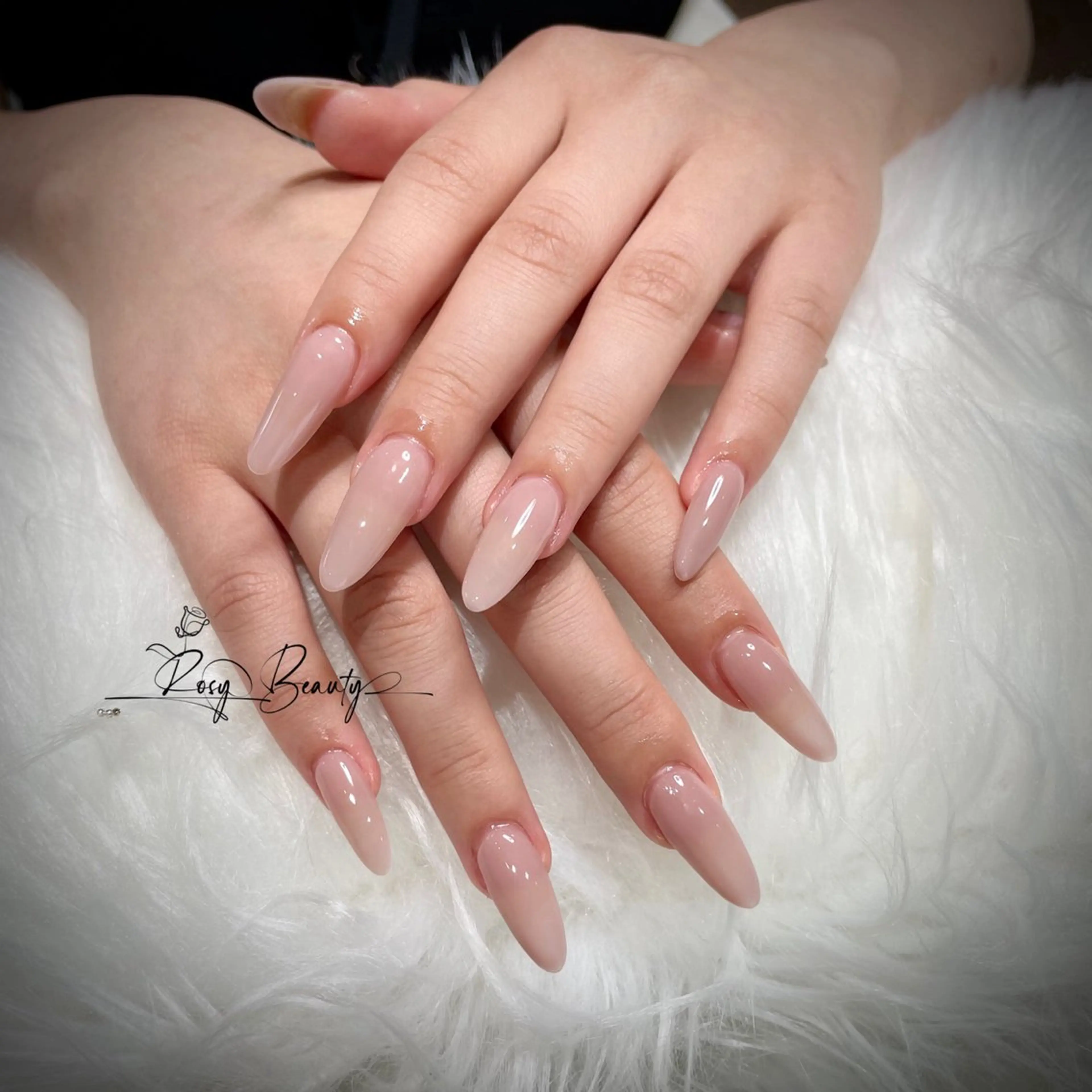 ネイル ハンドネイル RosyBeauty Salonのネイルデザイン