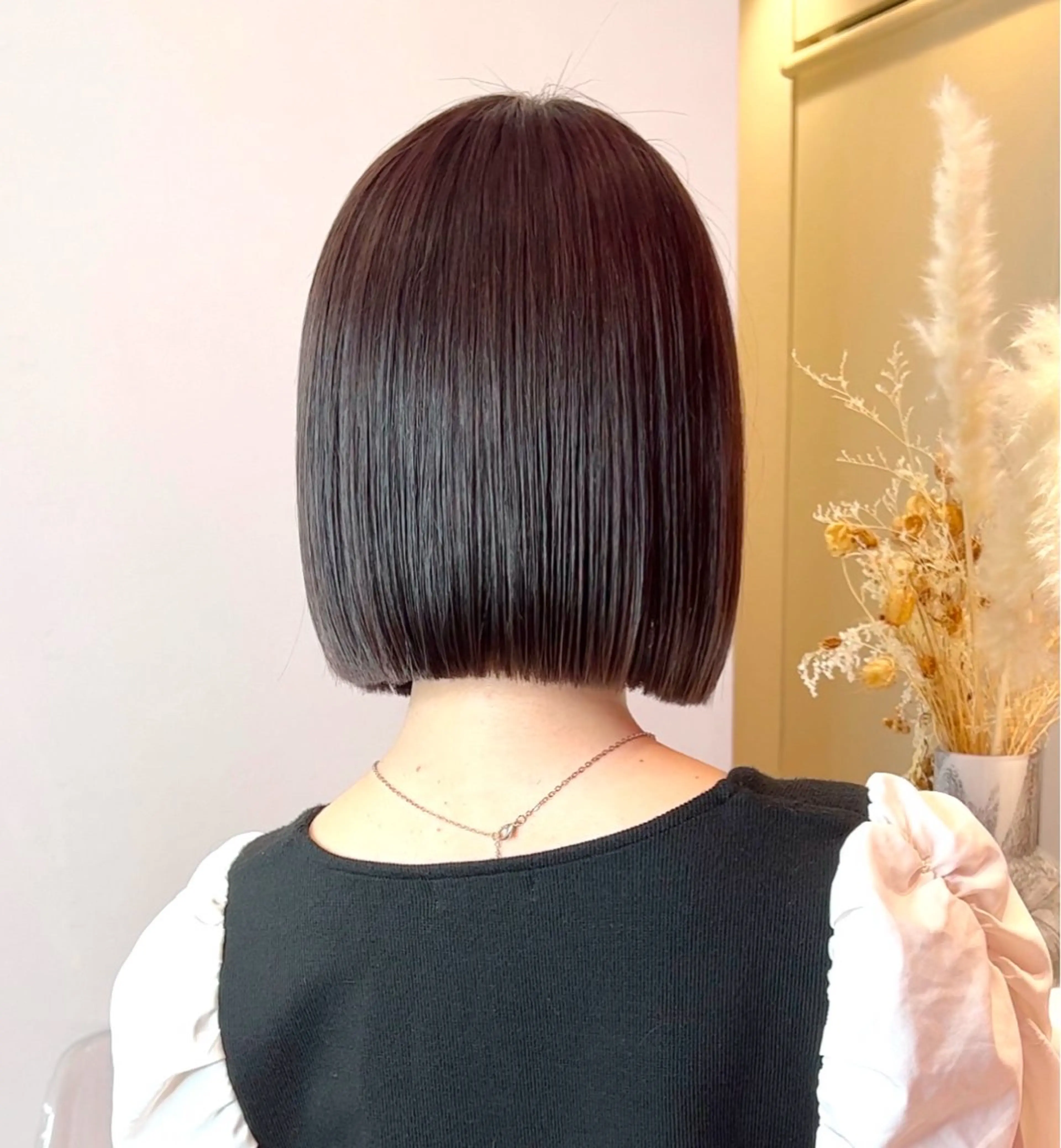 ショート カラー カット ヘアカラー トリートメント 莉乃/縮毛矯正/髪質 改善/艶カラーのヘアスタイル