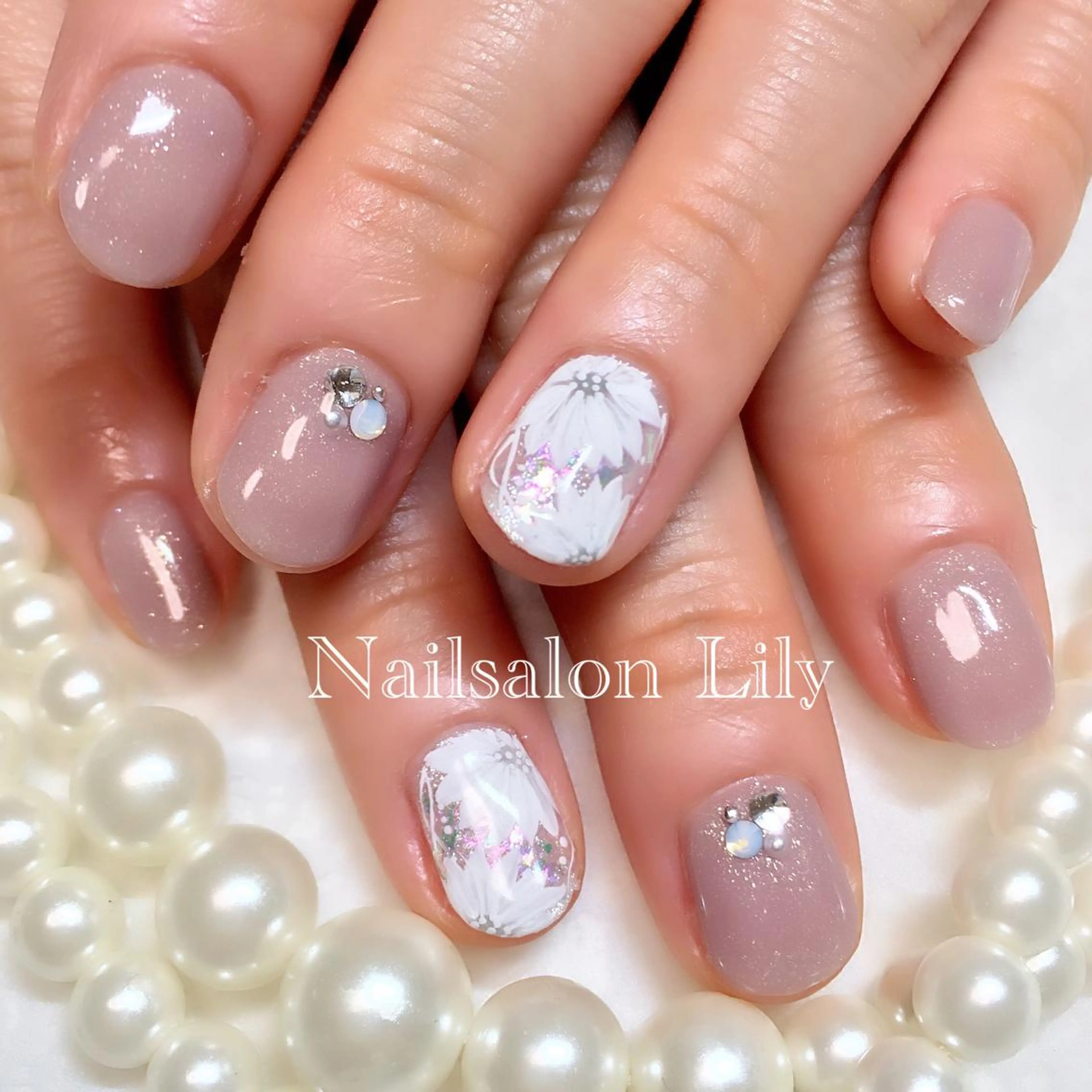 ネイル フラワーネイル Lily*nail 🌻Mii🌻のネイルデザイン