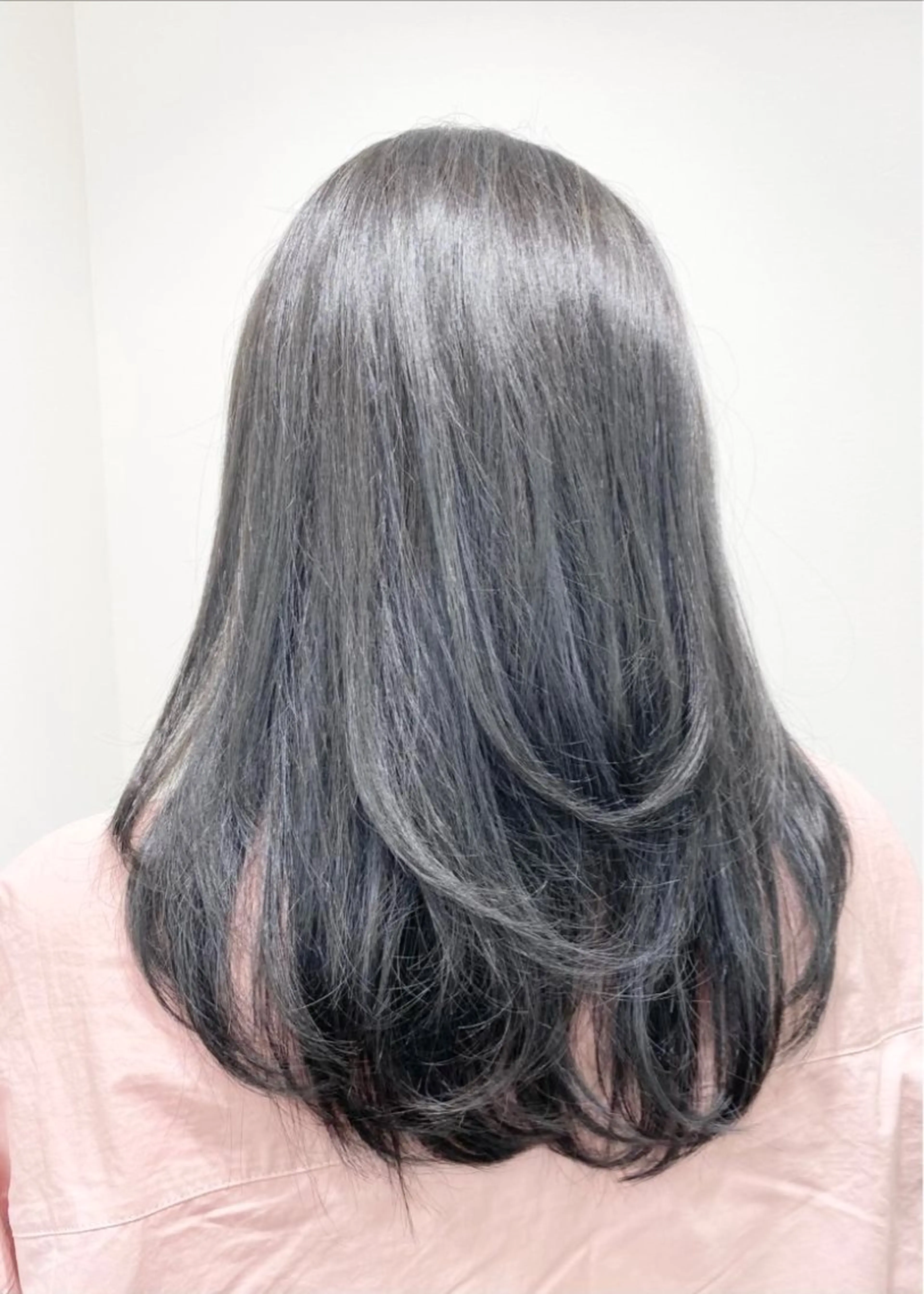 セミロング カラー ハイライトカラー ハイライト tomomi /レイヤーカットのヘアスタイル