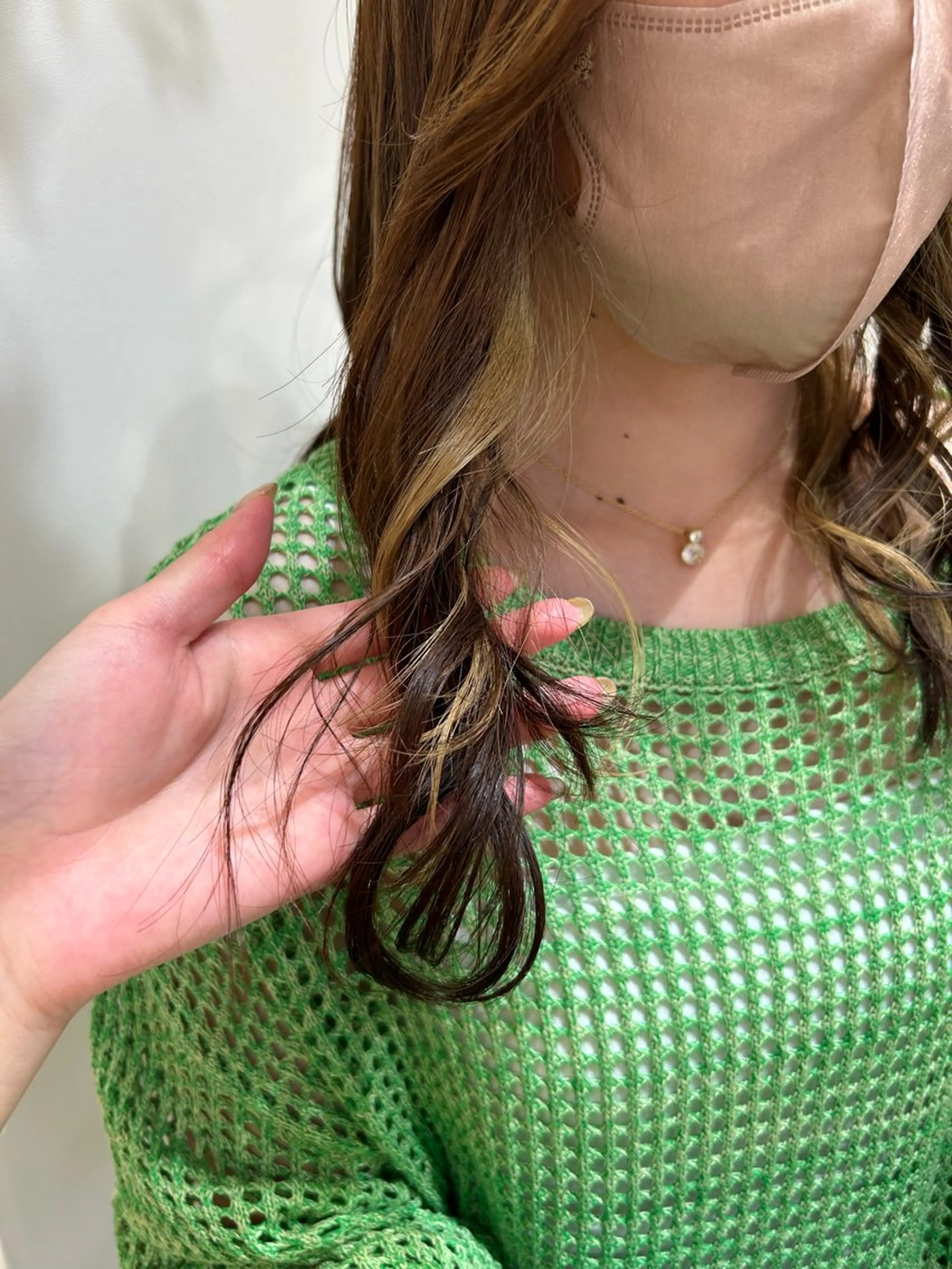 カラー 石田 菜月のヘアスタイル