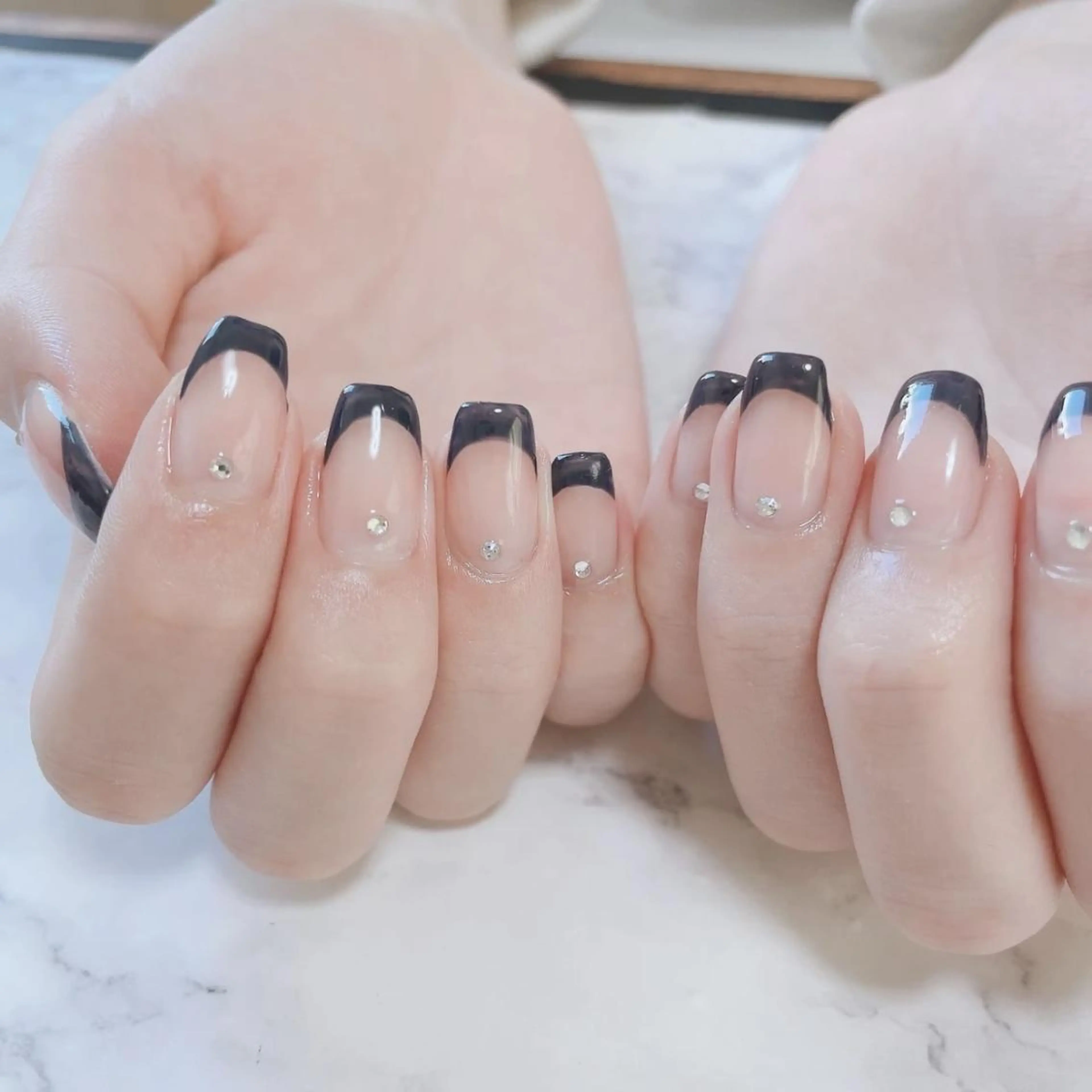 ネイル Elegant beautyルイのネイルデザイン