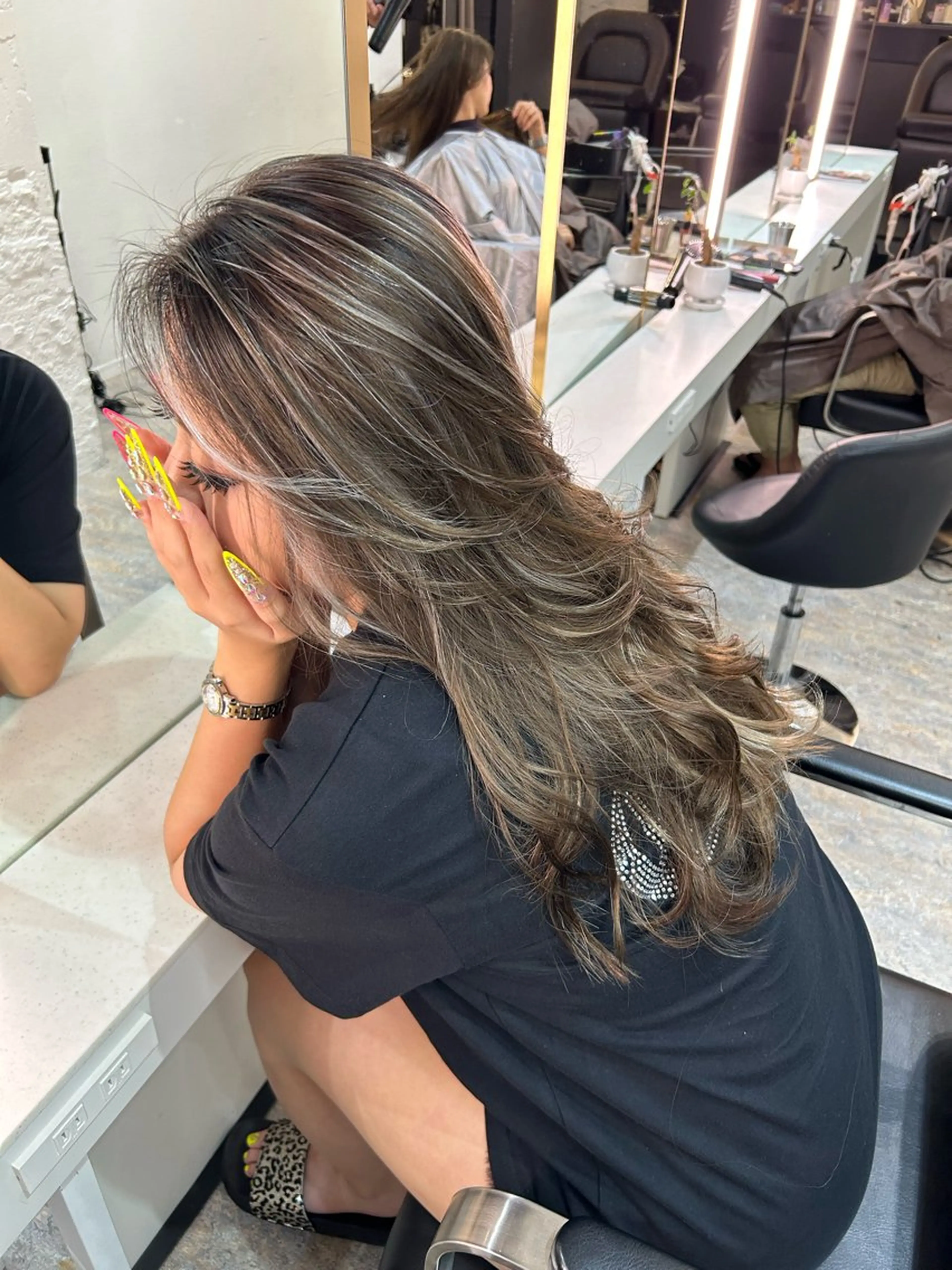 セミロング カラー グレージュ カット ヘアカラー トリートメント レイヤーカット BLend 渋谷のヘアスタイル