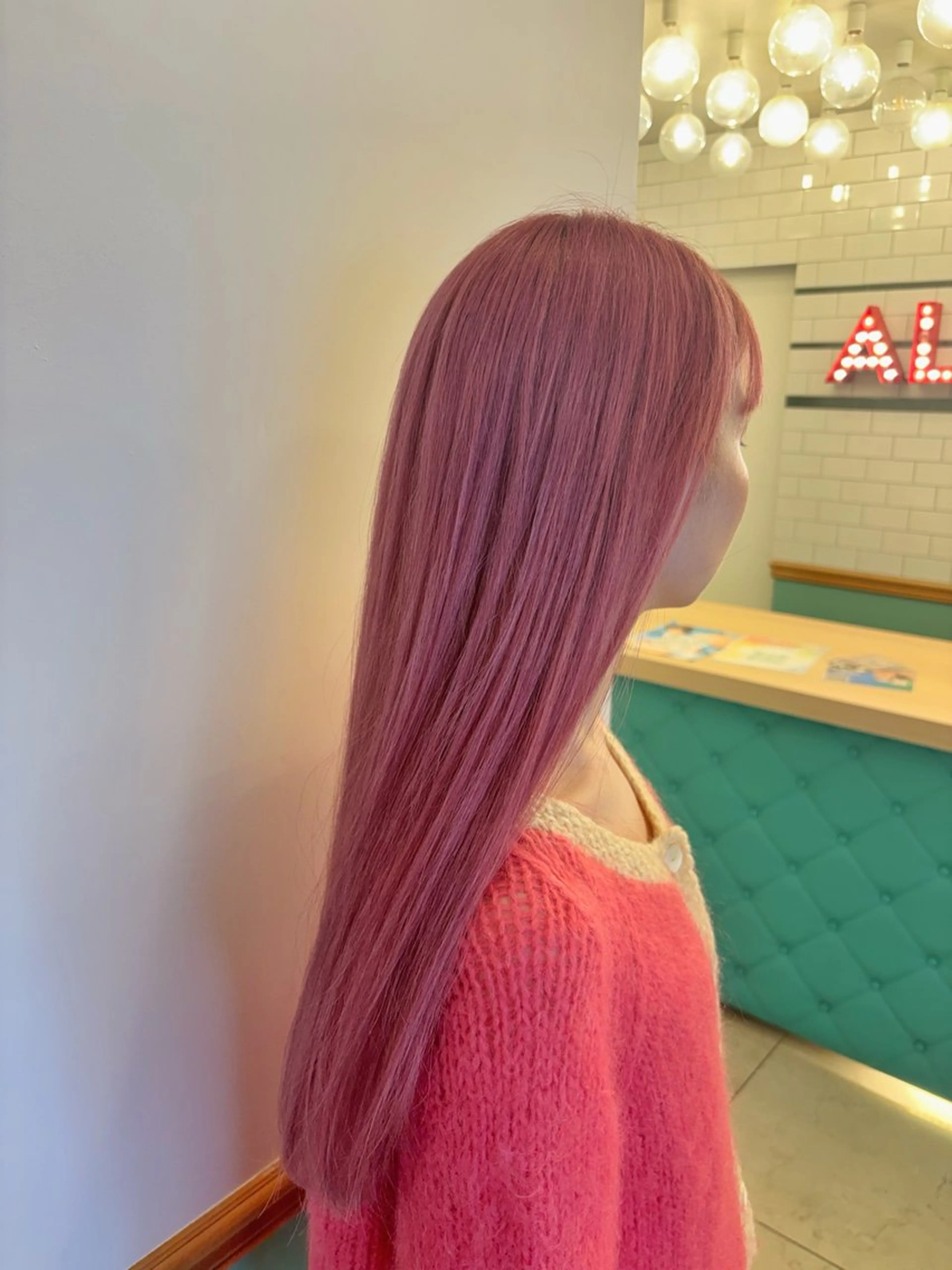 セミロング カラー 🩶ハイトーン /レイヤーはちすのヘアスタイル