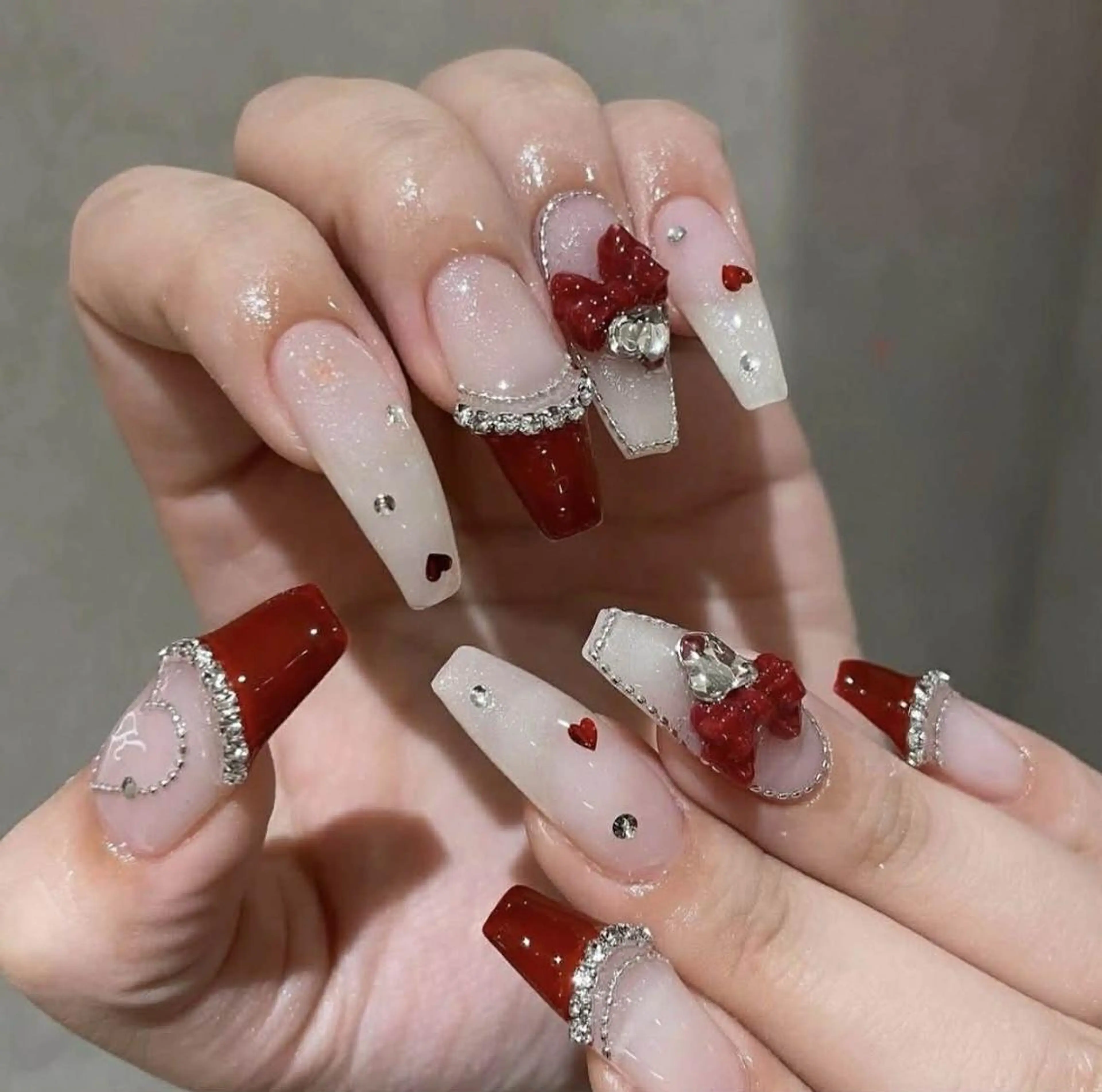 ロング カラー ベージュカラー グラデーションカラー ピンクカラー 韓国風ヘア ハンドネイル ニュ クインのネイルデザイン