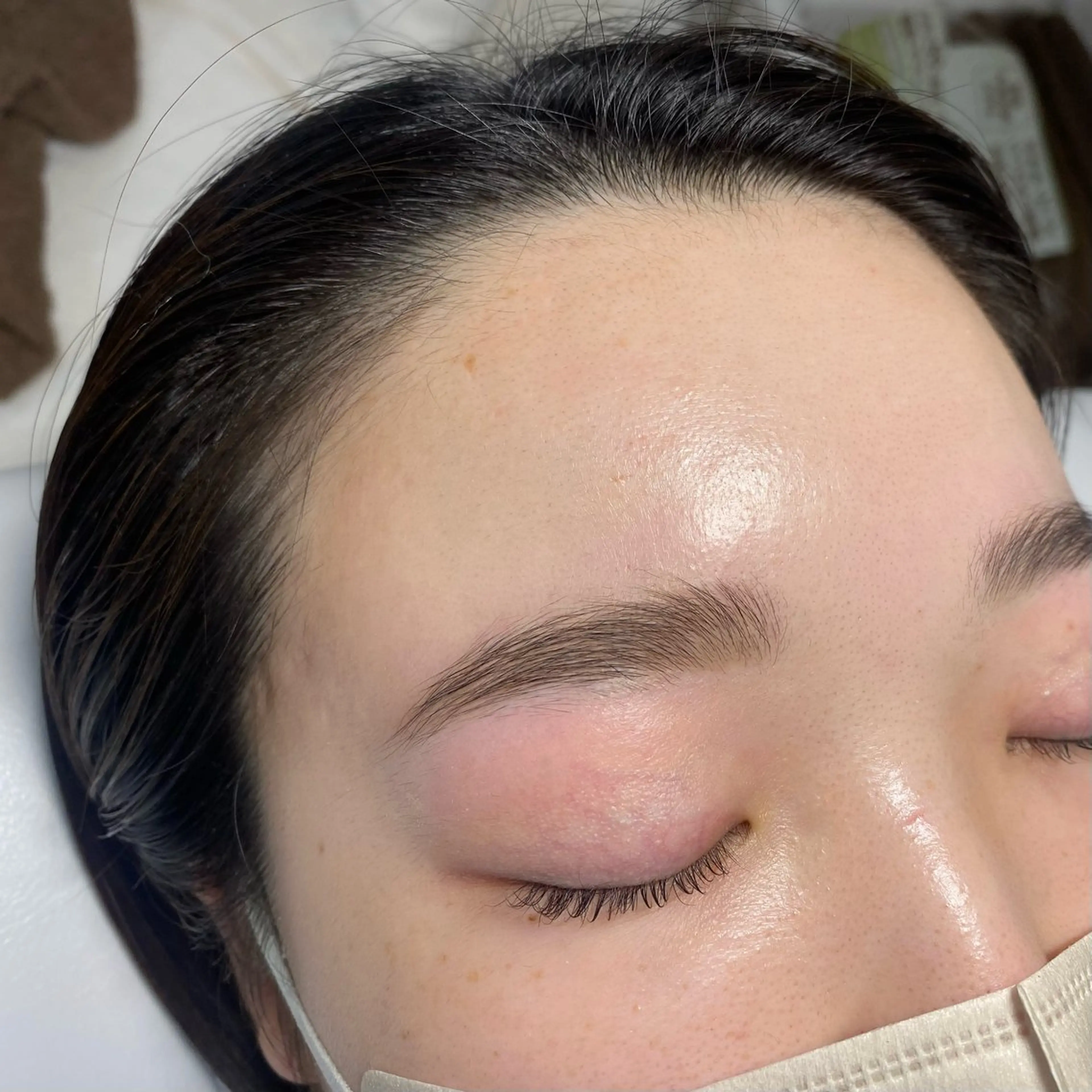 アイブロウ UNI BROW SARAの眉毛・アイブロウイメージ
