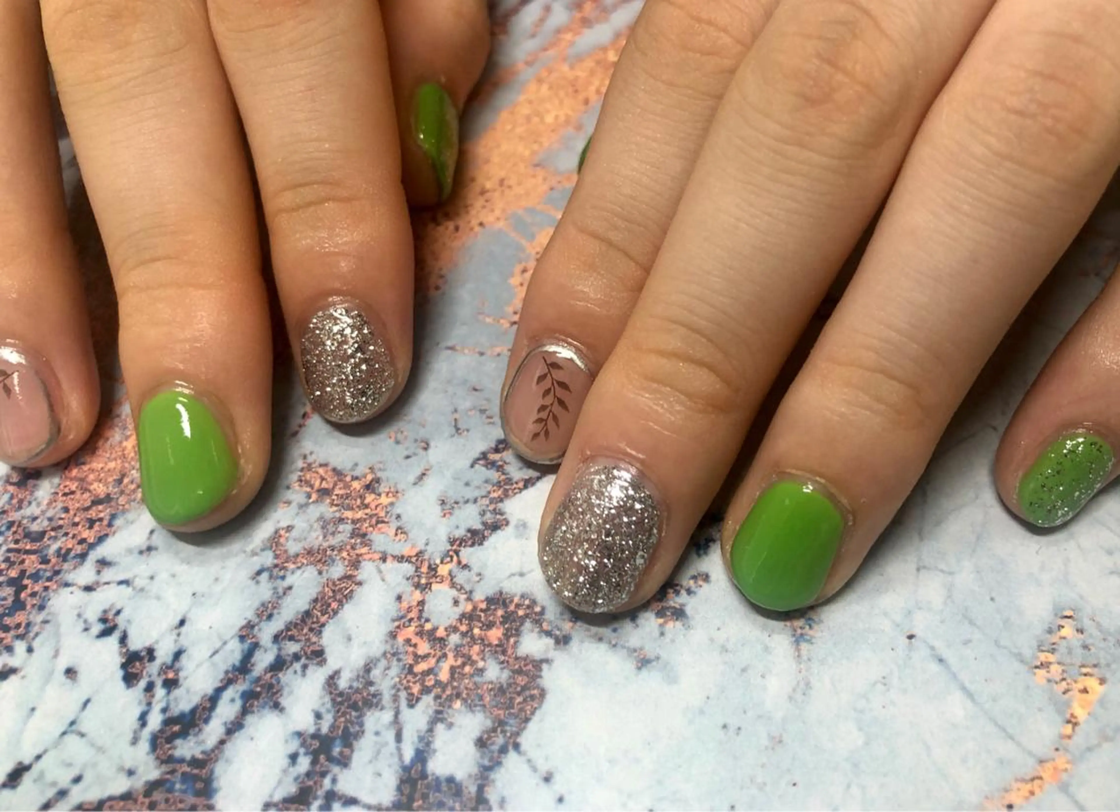 ネイル mogunail &blowのネイルデザイン