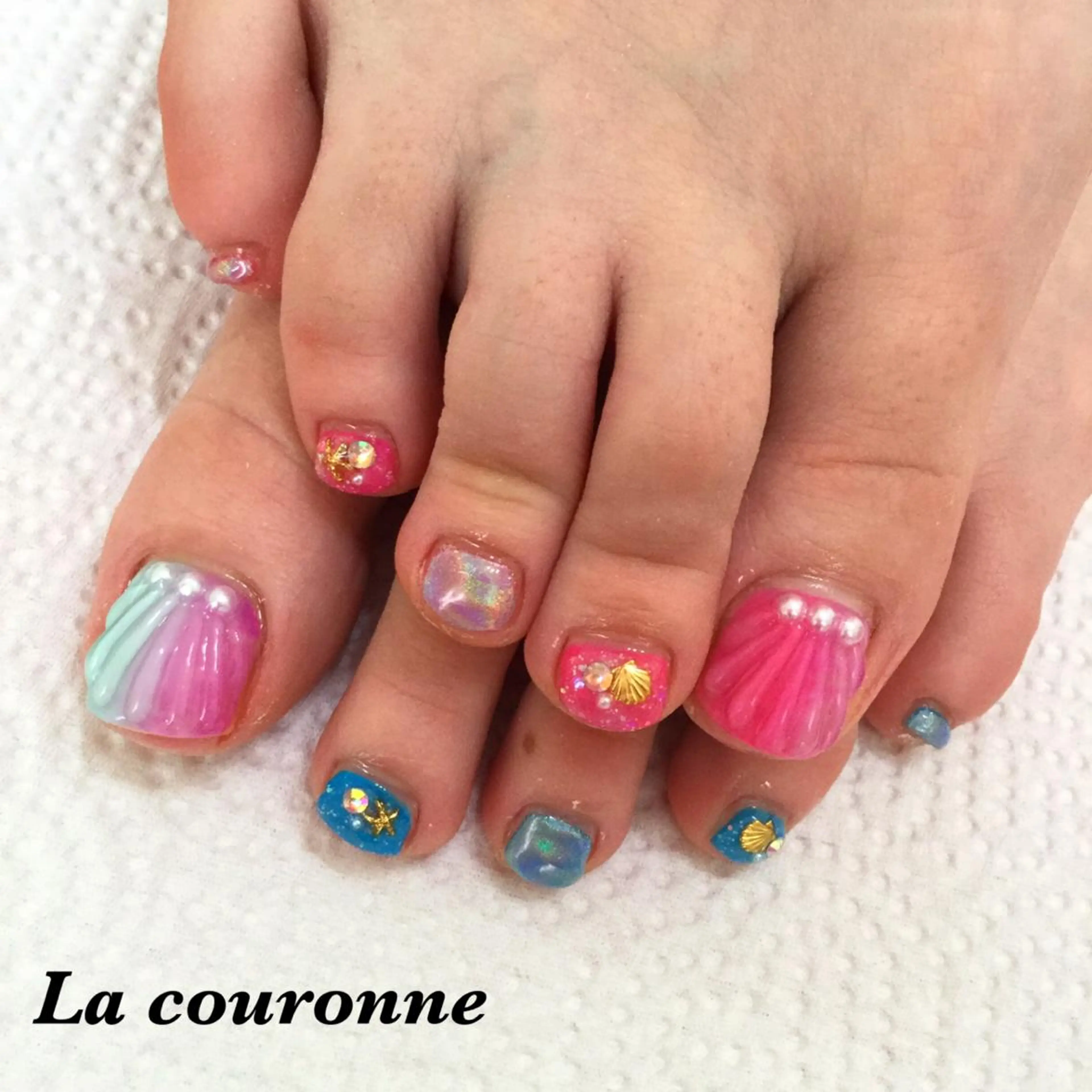 ネイル フットネイル Lacouronne NATSUMIのネイルデザイン