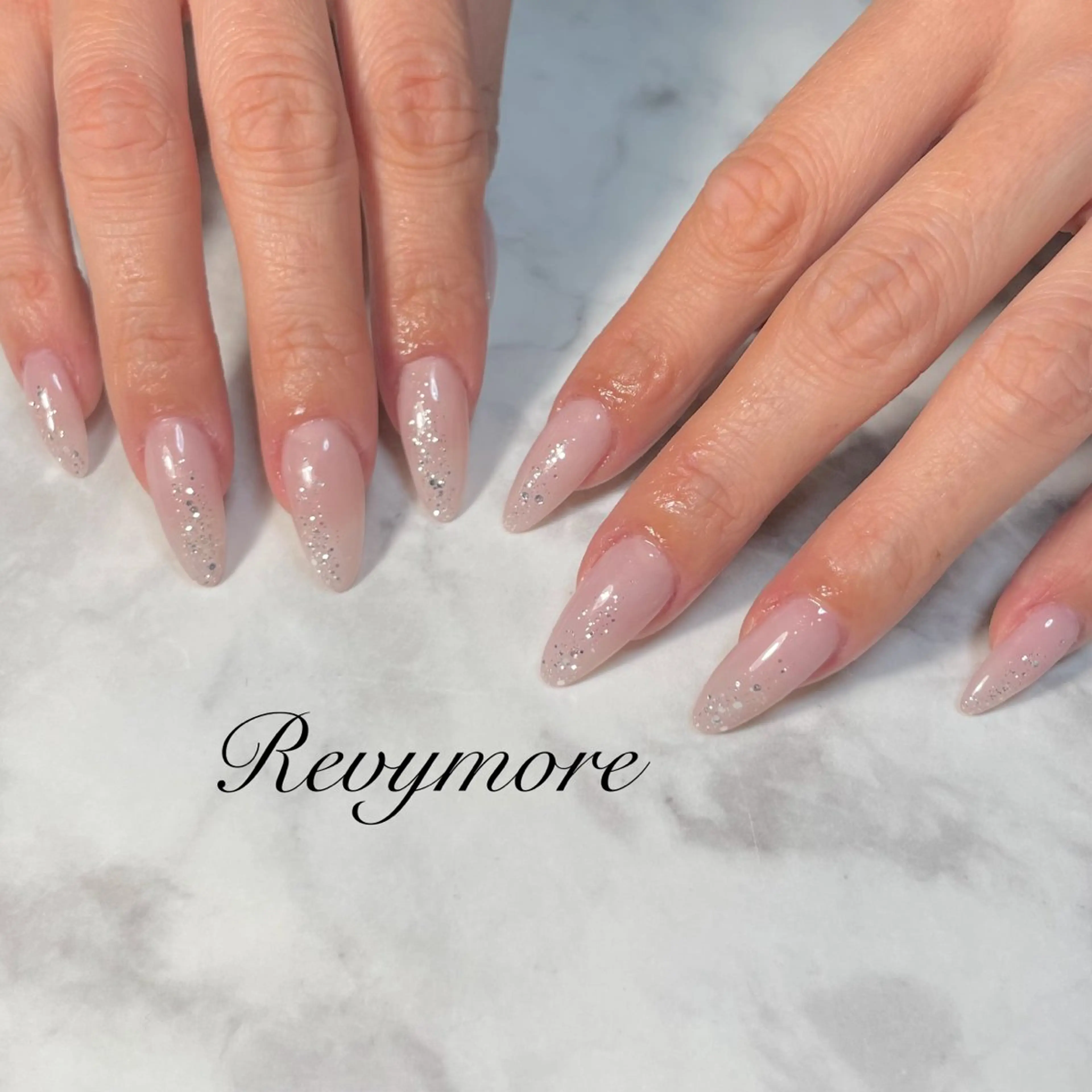 ネイル ジェルネイル 韓国ネイル ニュアンスネイル オフィスネイル シンプルネイル ハンドネイル フットネイル nail salon Revymoreのネイルデザイン