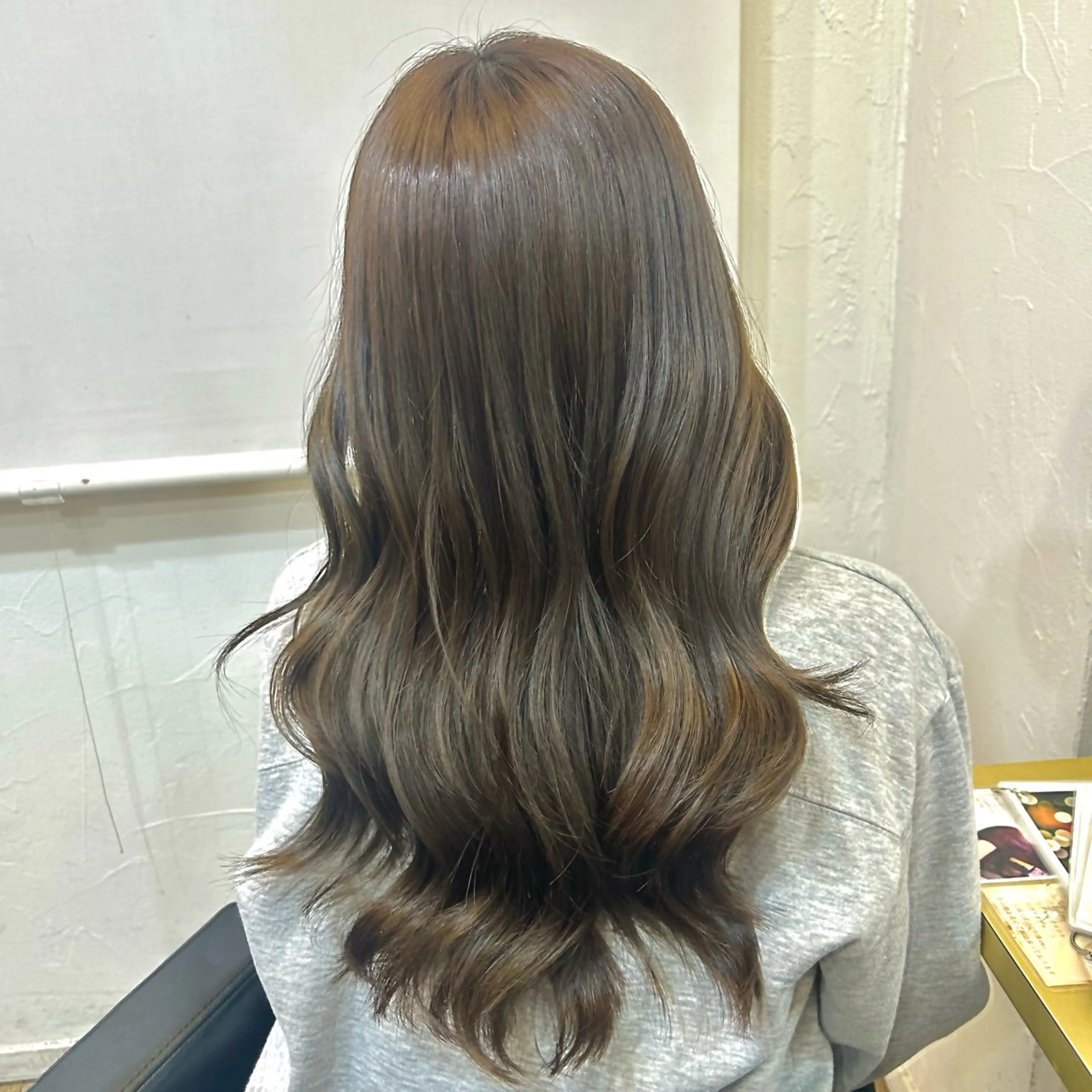 ロング カラー ベージュカラー ブリーチ ブラウンカラー 透明感カラー グレージュ ヘアカラー ブリーチなしベージュ /ヘアセット/ミユのヘアスタイル