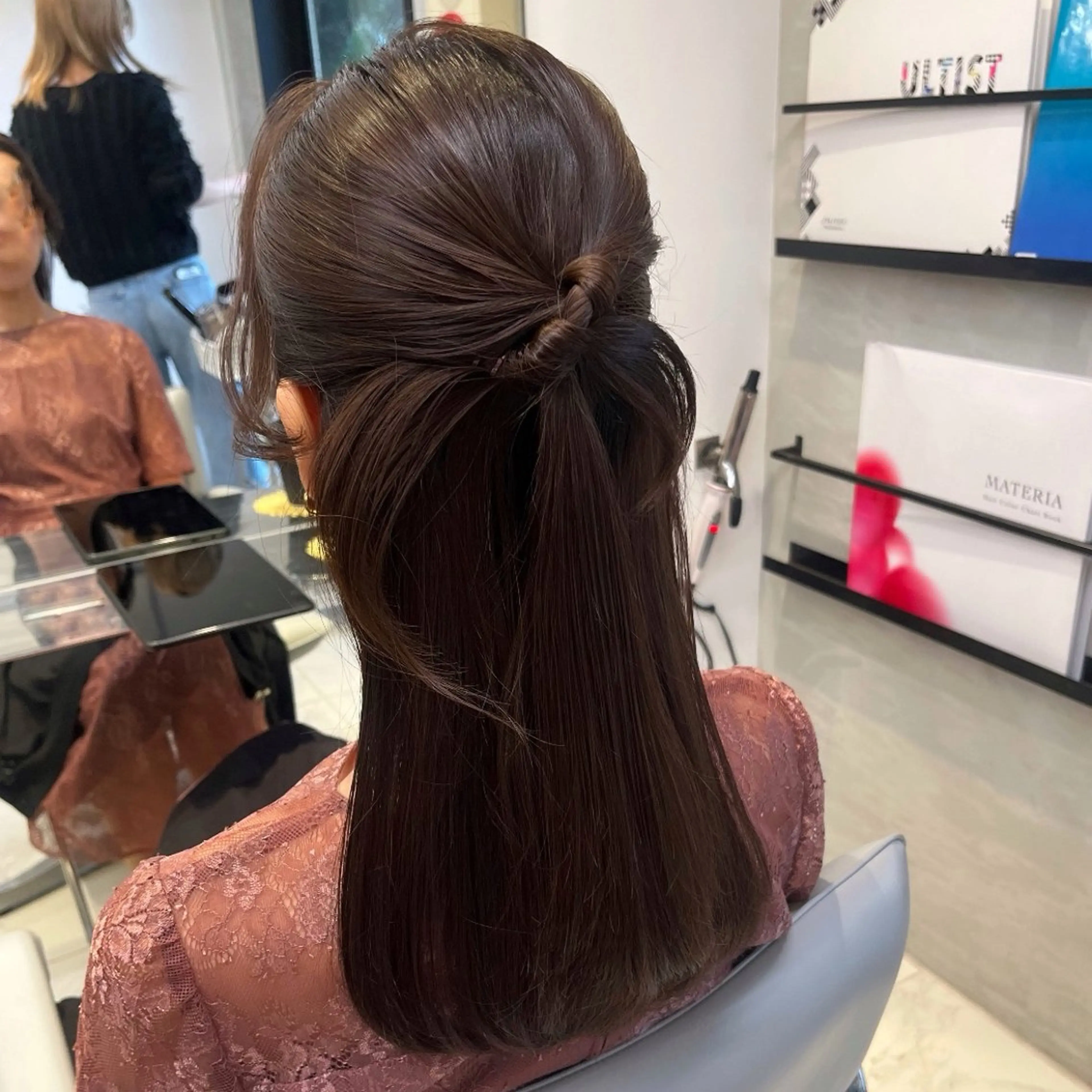 ロング ヘアアレンジ ハーフアップ 結婚式・ブライダル ヘアセット カジュアルを女っぽく 𝗮𝘆𝗮𝗰𝗼のヘアスタイル