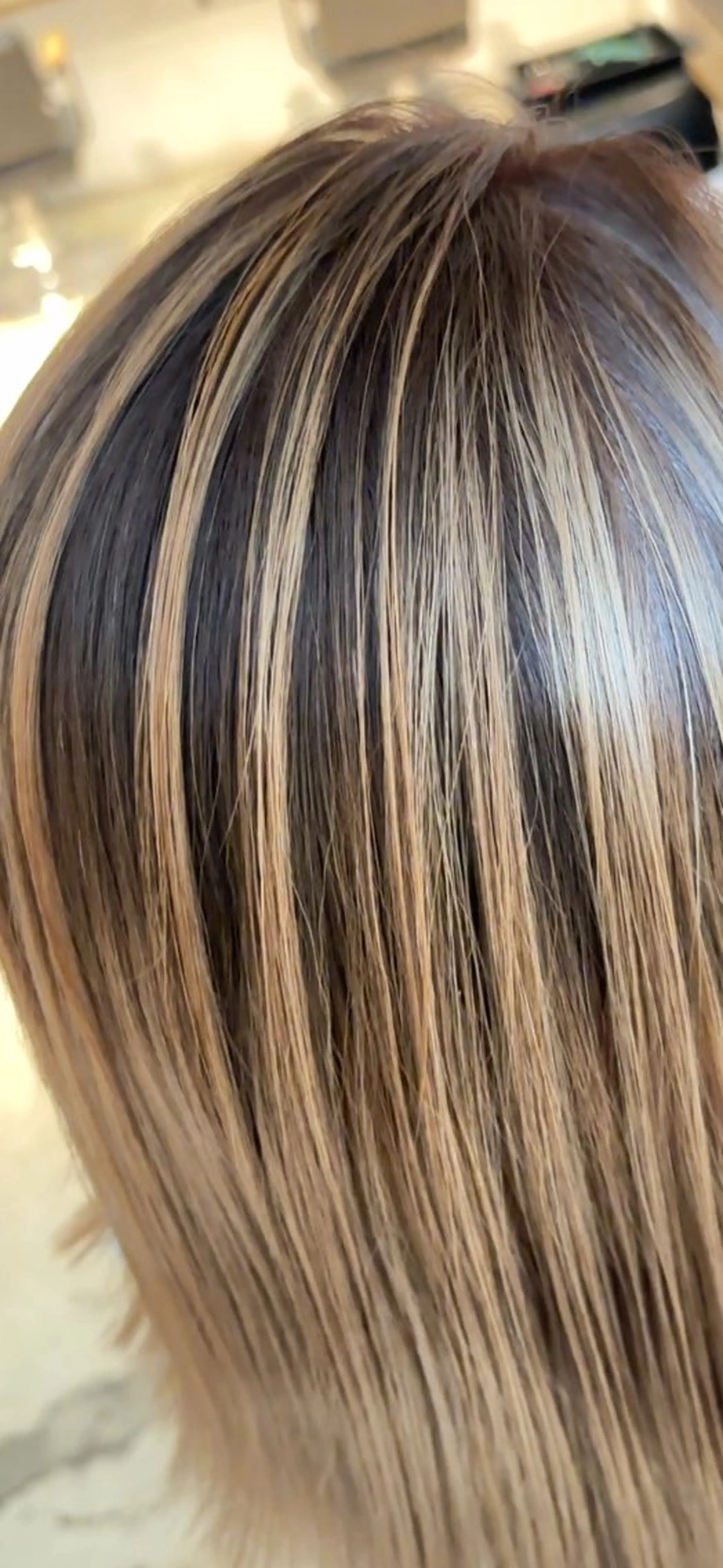 ミディアム カラー バレイヤージュ レイヤーカット カット ヘアカラー ギャルの革命児 秀斗のヘアスタイル