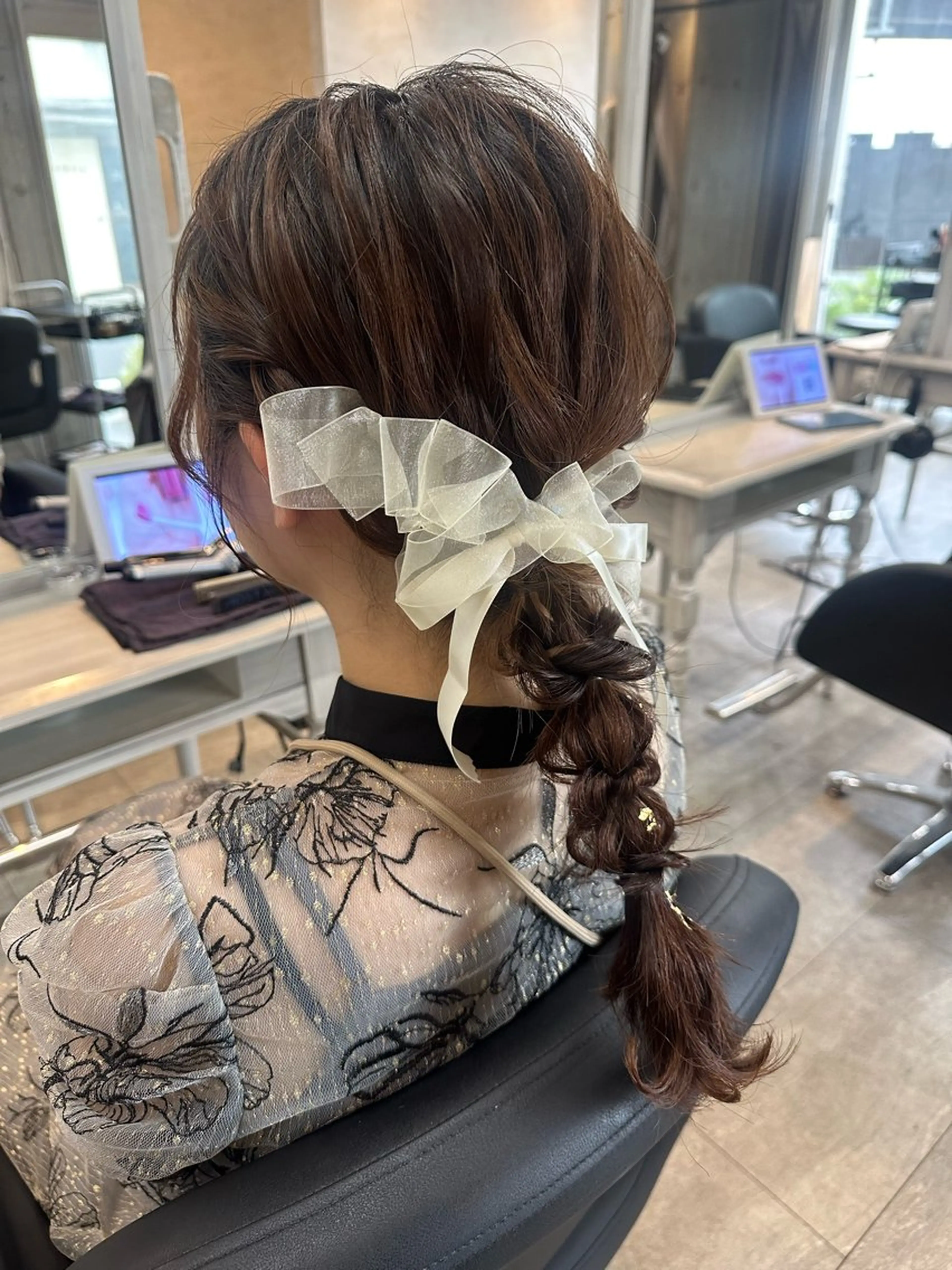 ロング ヘアアレンジ 女性に人気♪ はやしほのかのヘアスタイル