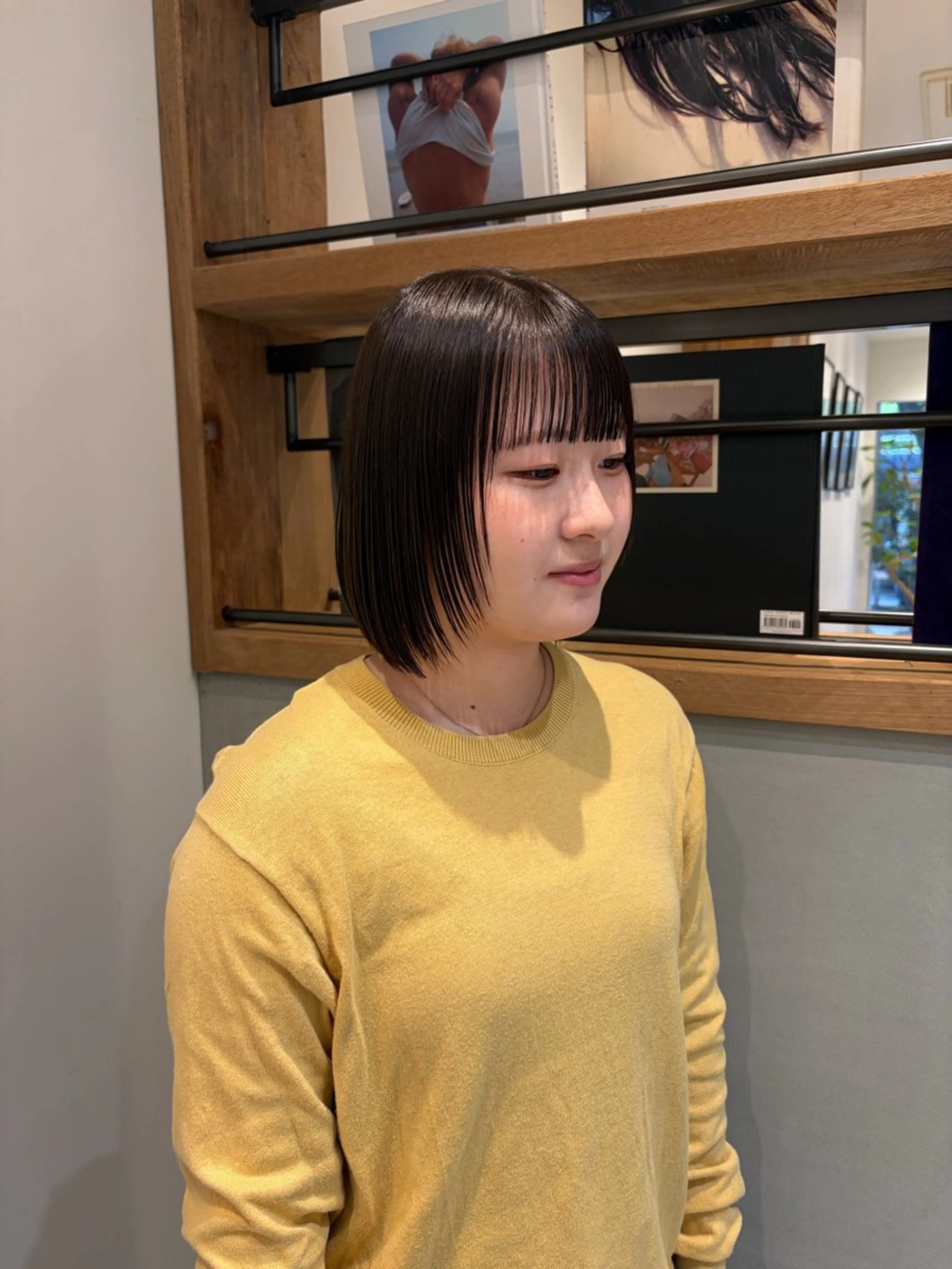 ミディアム 崎久保 優菜のヘアスタイル