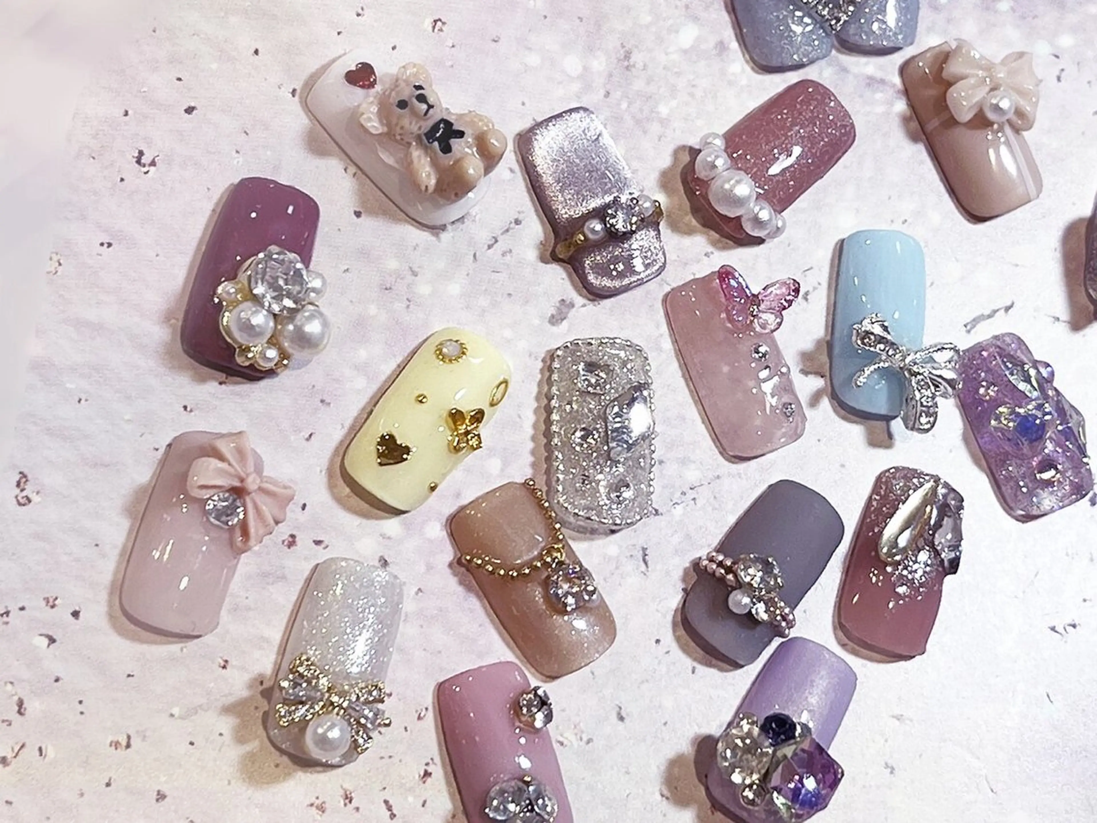 ネイル マグネットネイル ネイルサロン レアリッチのネイルデザイン