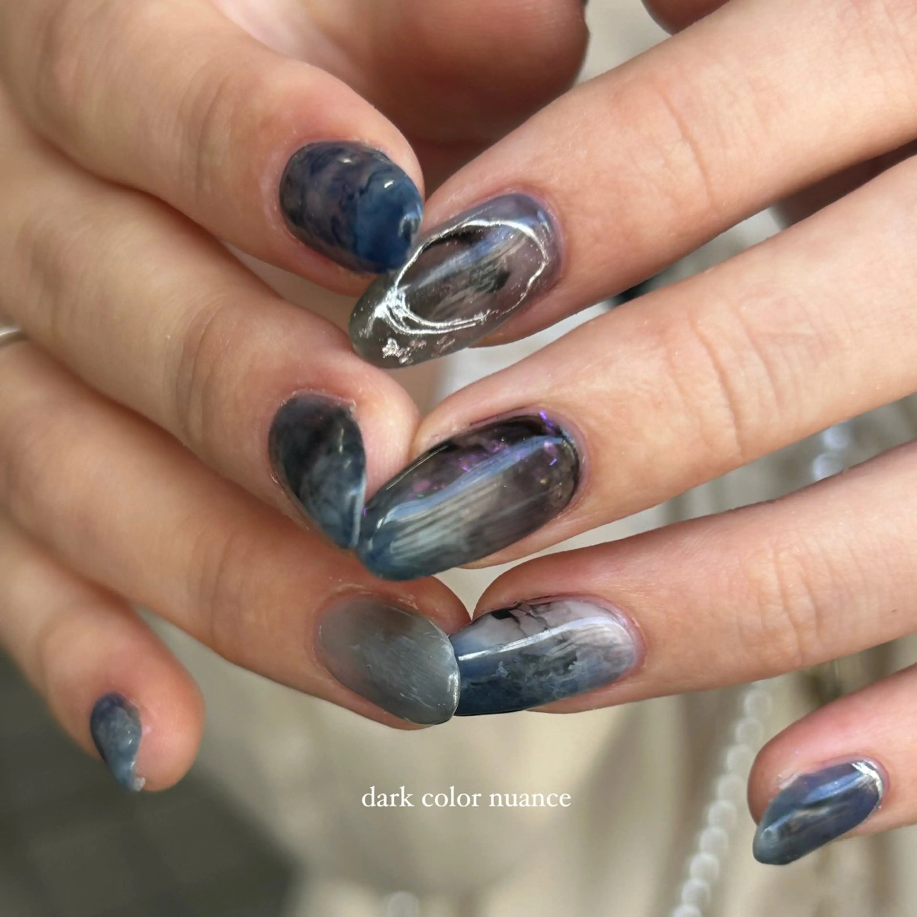 ネイル キラキラネイル シルバー scré as Ételのネイルデザイン