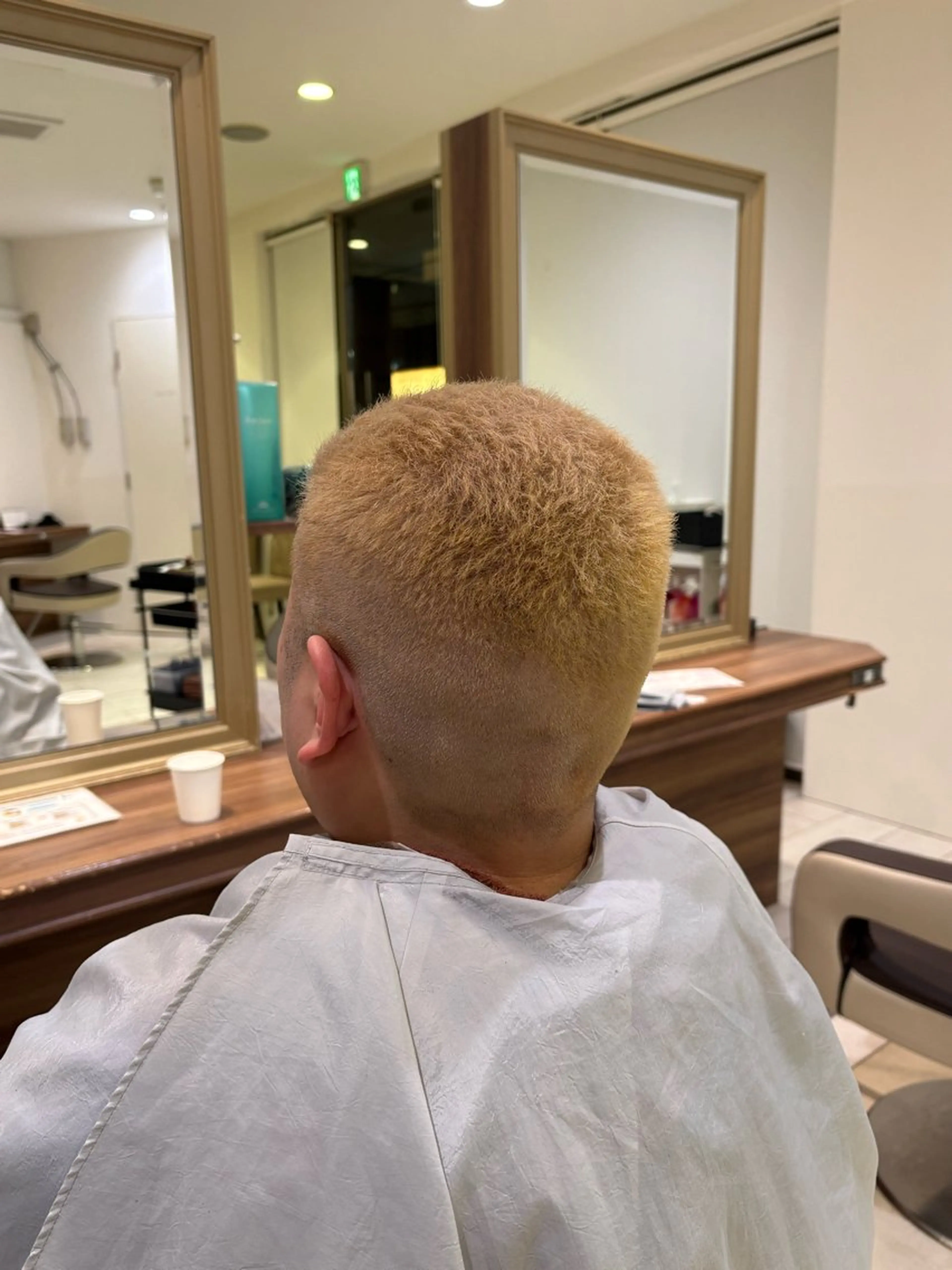 ショート メンズ フェードカット 小村 侑生のヘアスタイル