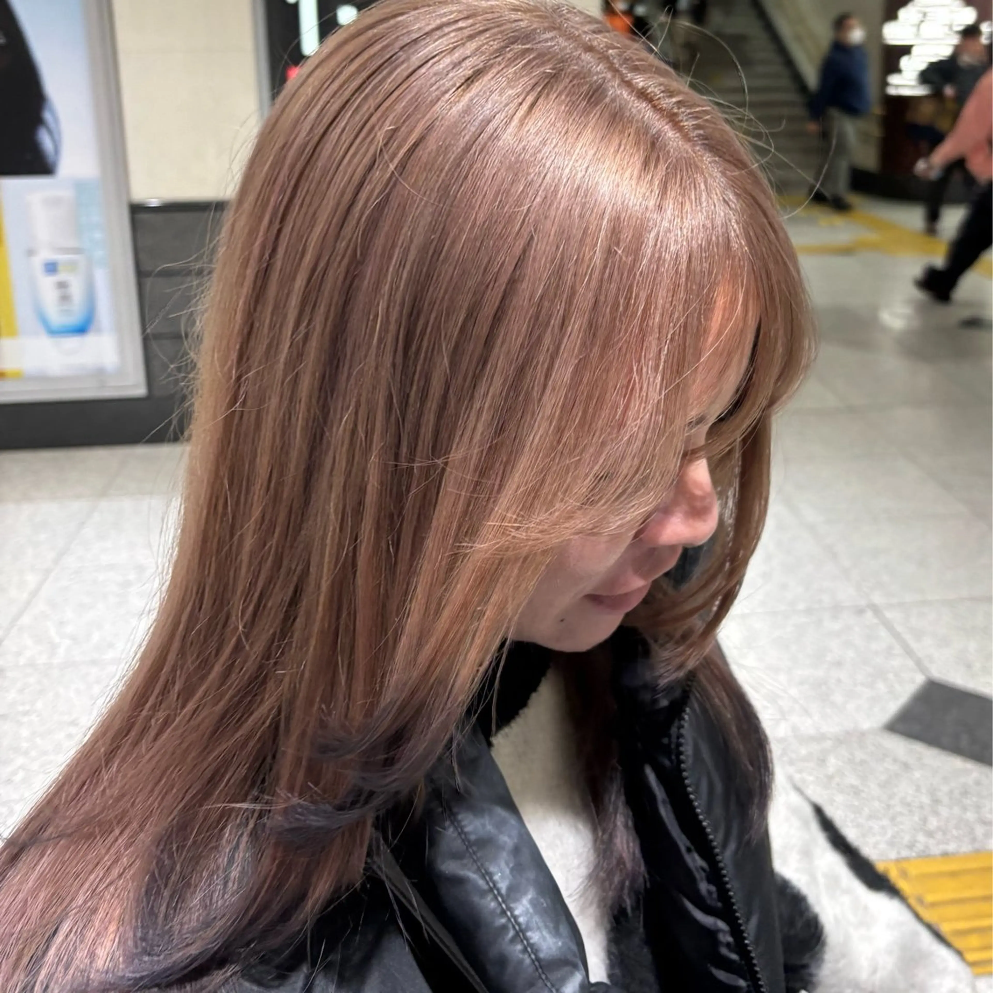 セミロング カラー ベージュカラー 黒髪 ヘアカラー BELO OSAKA マオのヘアスタイル