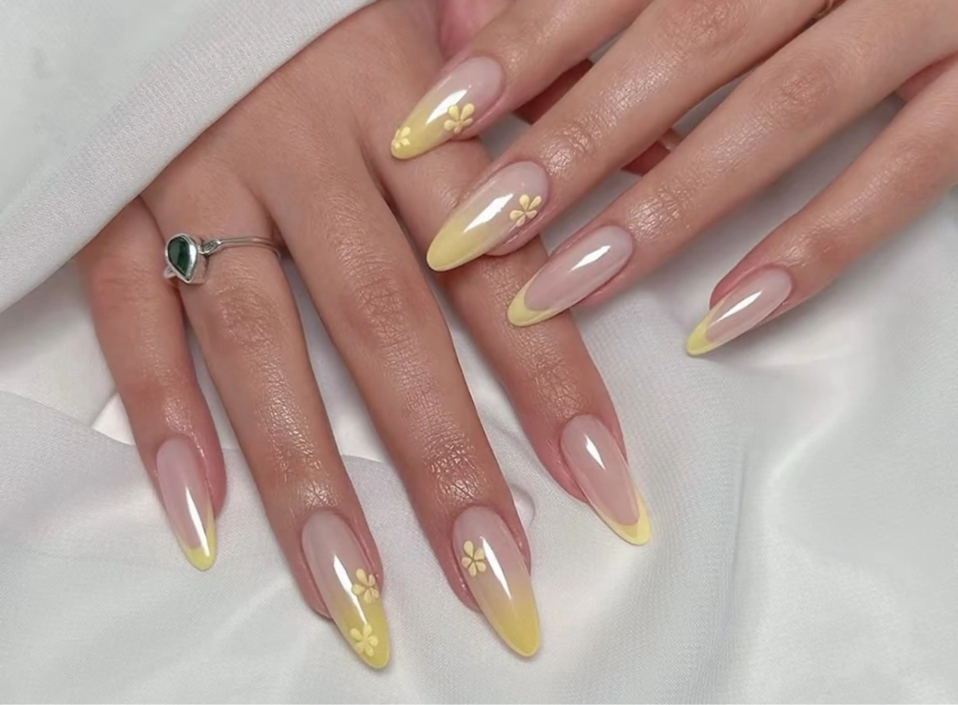 ネイル アートネイル オーロラネイル チークネイル フレンチネイル ガラスフレンチ ハンドネイル 🎀🎀YooLi Nail Salonのネイルデザイン