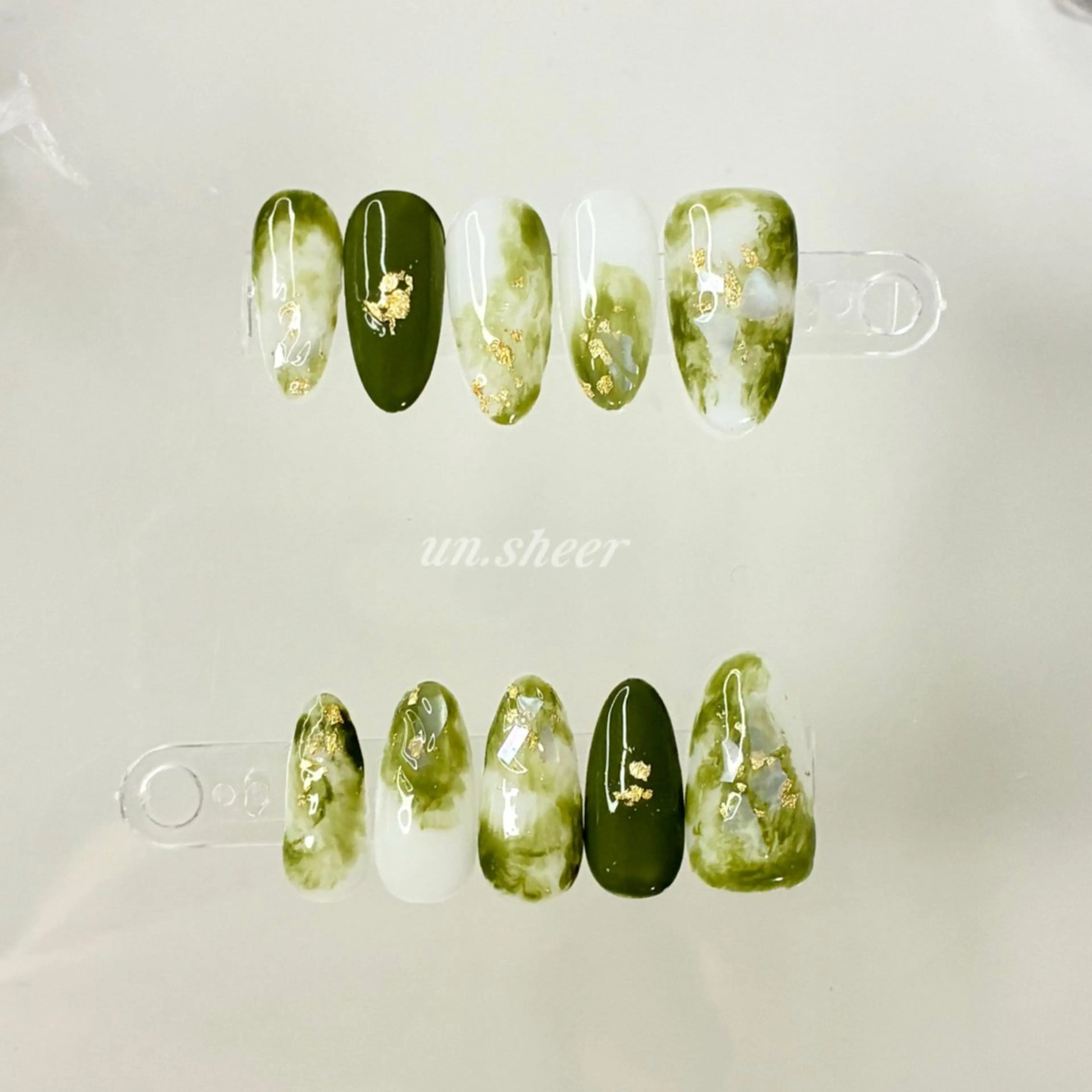 ネイル ゴールド グリーン ニュアンスネイル ハンドネイル nu.sheer honoのネイルデザイン