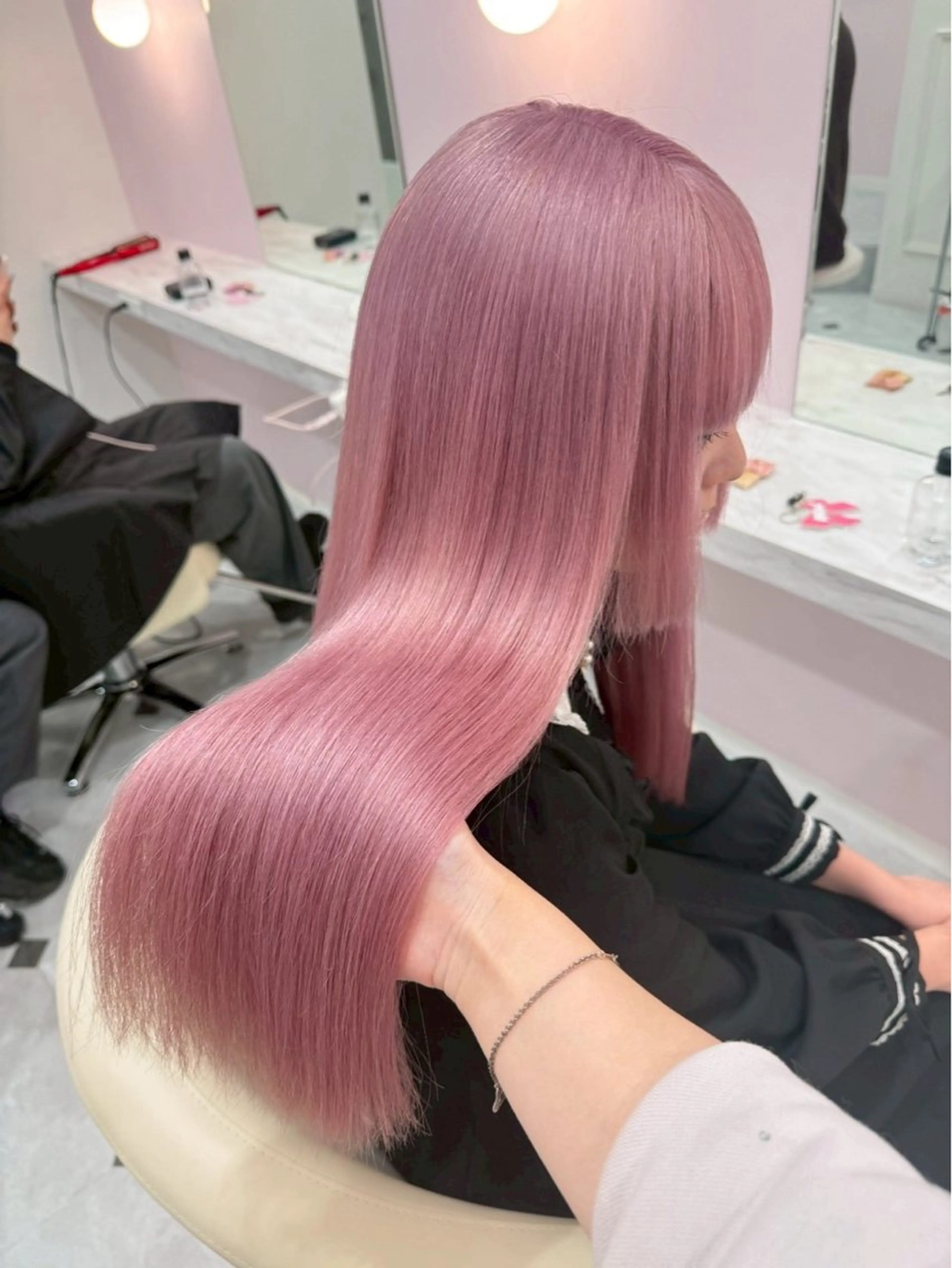 ロング カラー ブリーチ 透明感カラー ハイトーンカラー ラベンダーカラー ラベンダーピンク ヘアカラー ハイトーンカラー💞 くるみ🎀のヘアスタイル