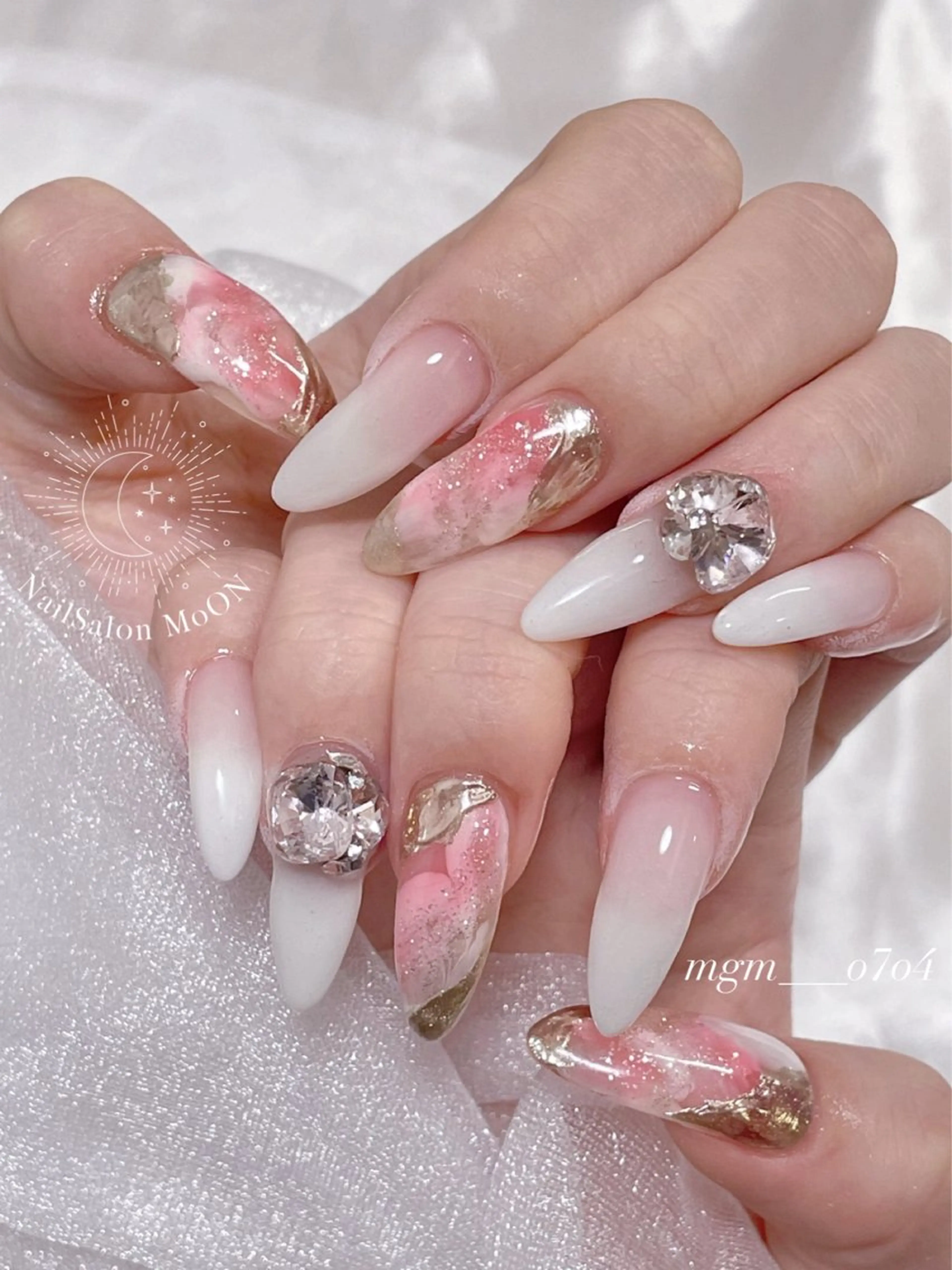 ハンドネイル ハンドケア MoON...❤︎ MeGuのネイルデザイン