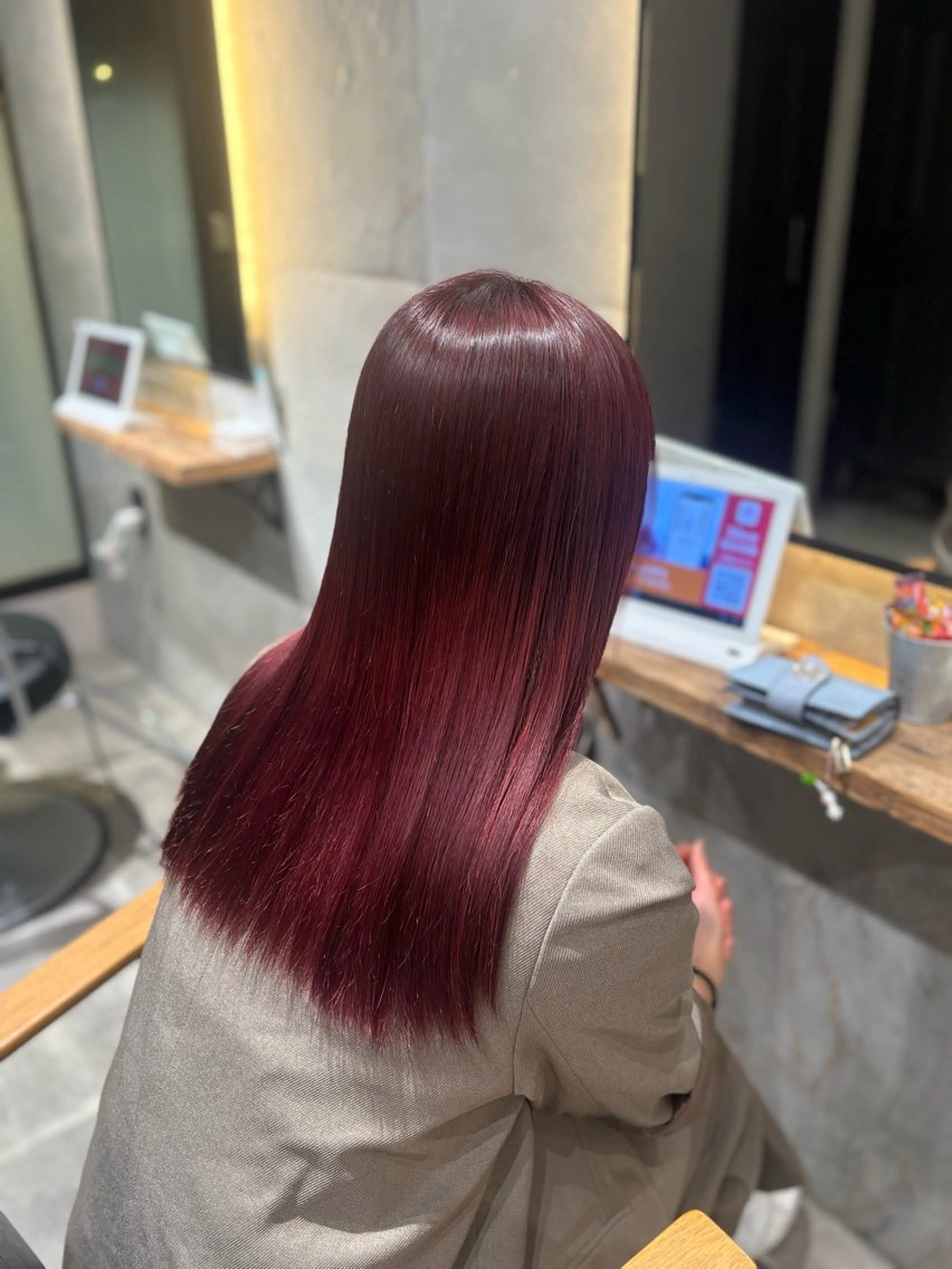 セミロング カラー ヘアカラー トリートメント Lafith ミネオアリサのヘアスタイル