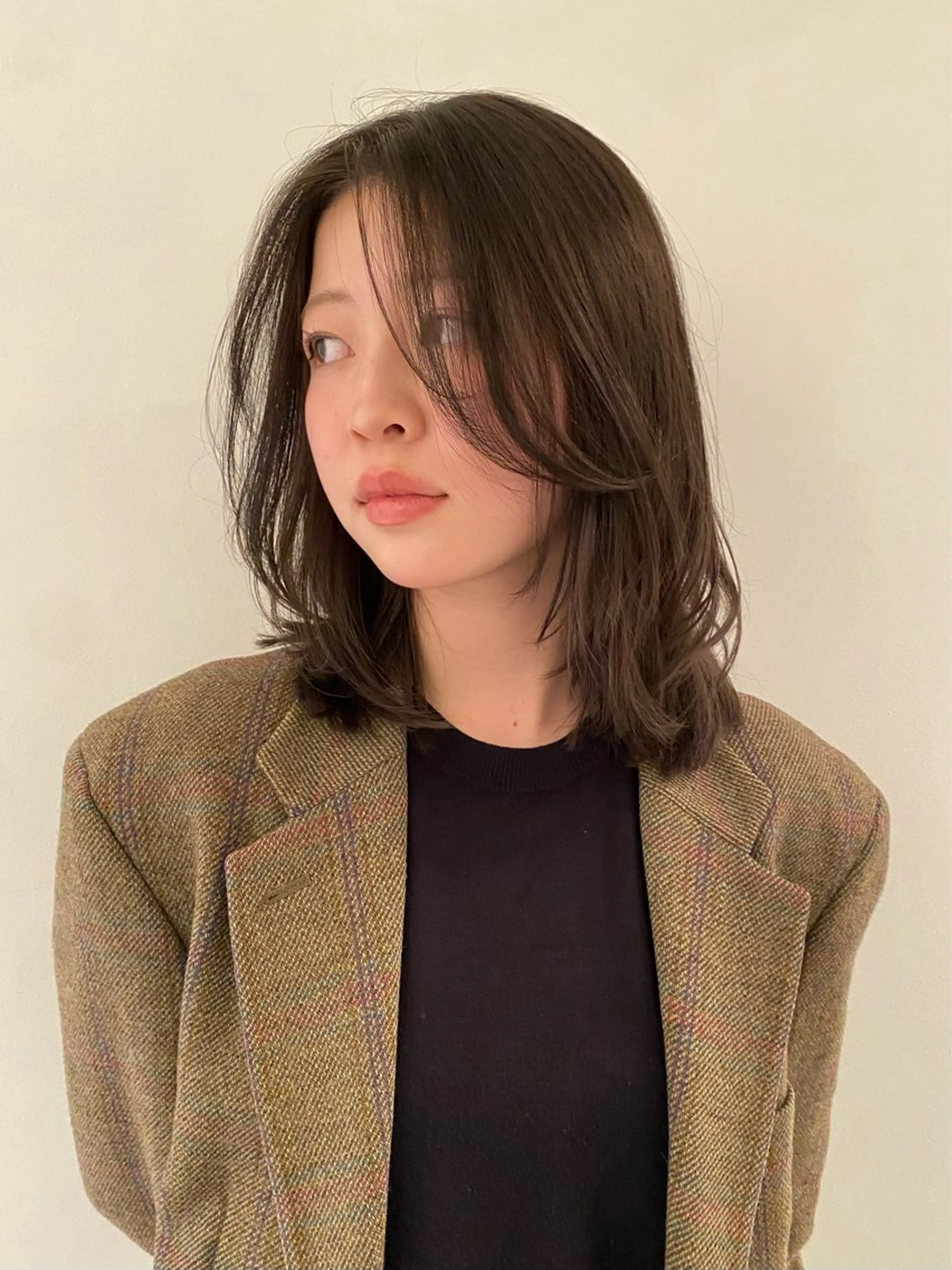 ミディアム カット Tomoka🐶🌟 似合わせカット✂︎のヘアスタイル