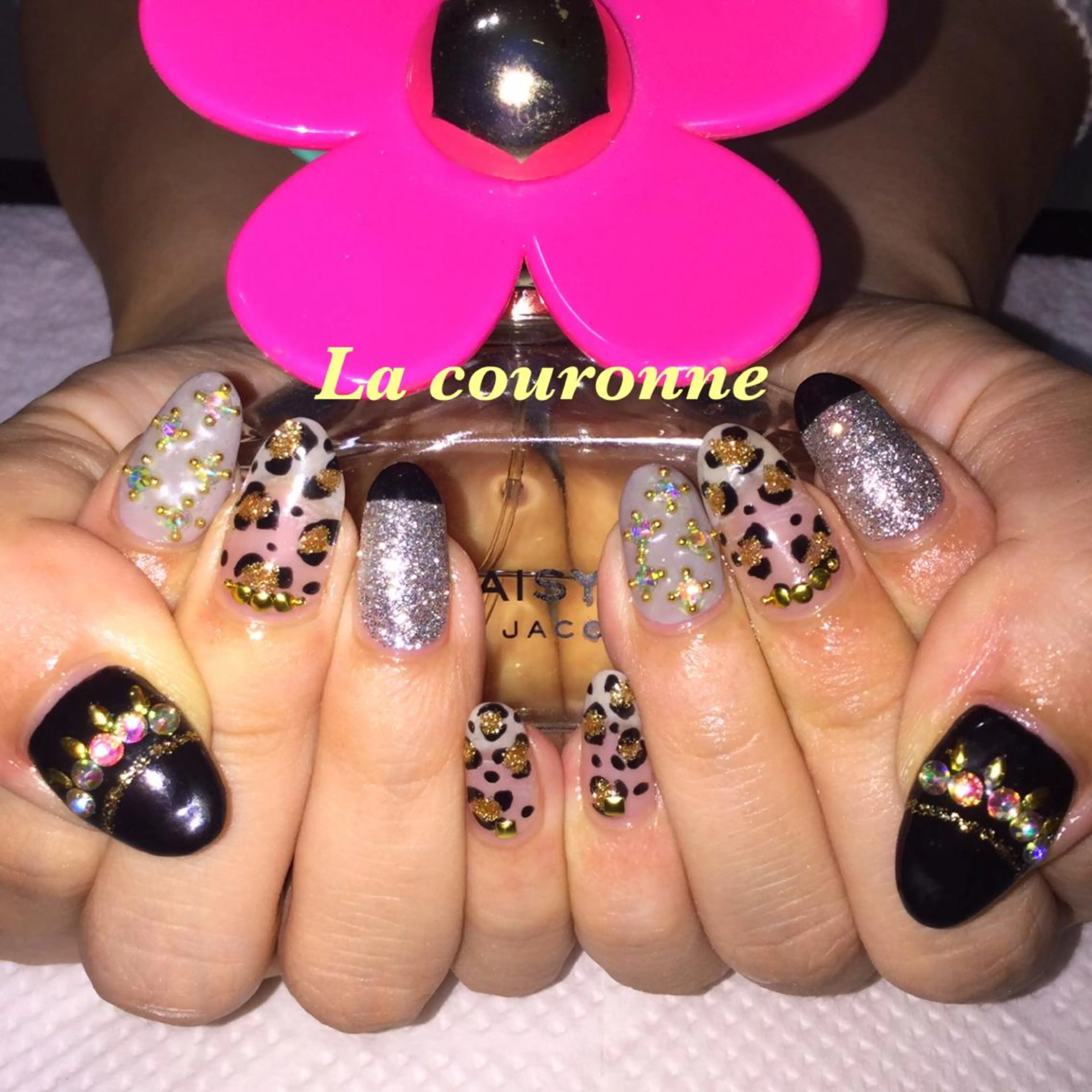 ネイル 持ち込み ハンドネイル Lacouronne NATSUMIのネイルデザイン