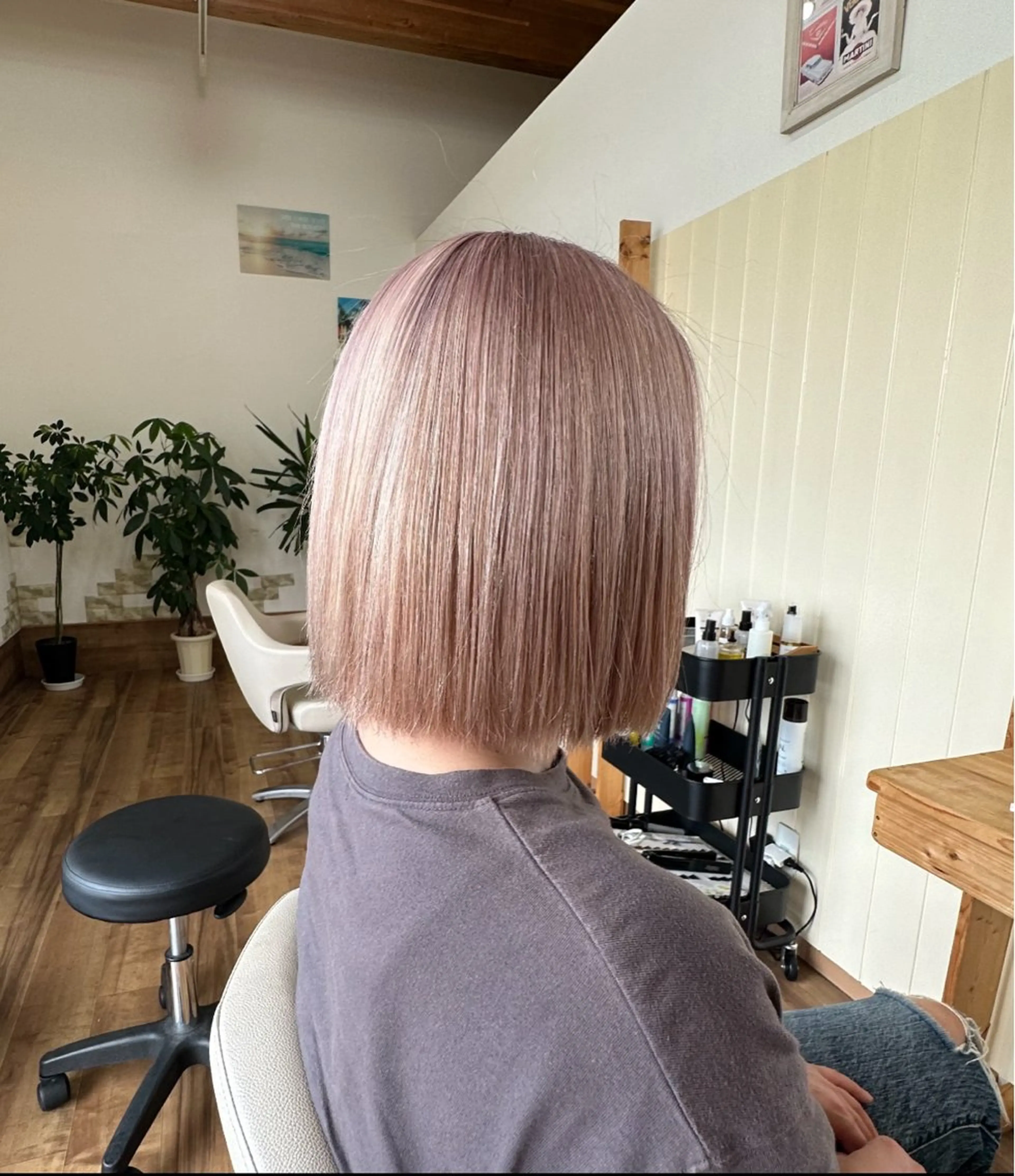 ミディアム カラー 細貝 舞利のヘアスタイル